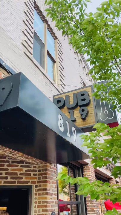 Pub 819 - Cocktail Bars Near Me - Hopkins, Minnesota
