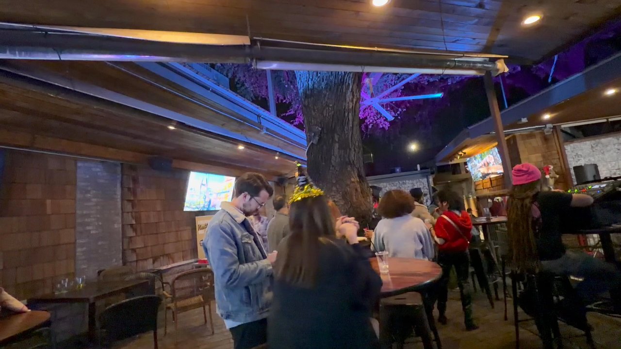 White Tiger - Back patio music. Relaxing and fun. - American Near Me - Austin, Texas