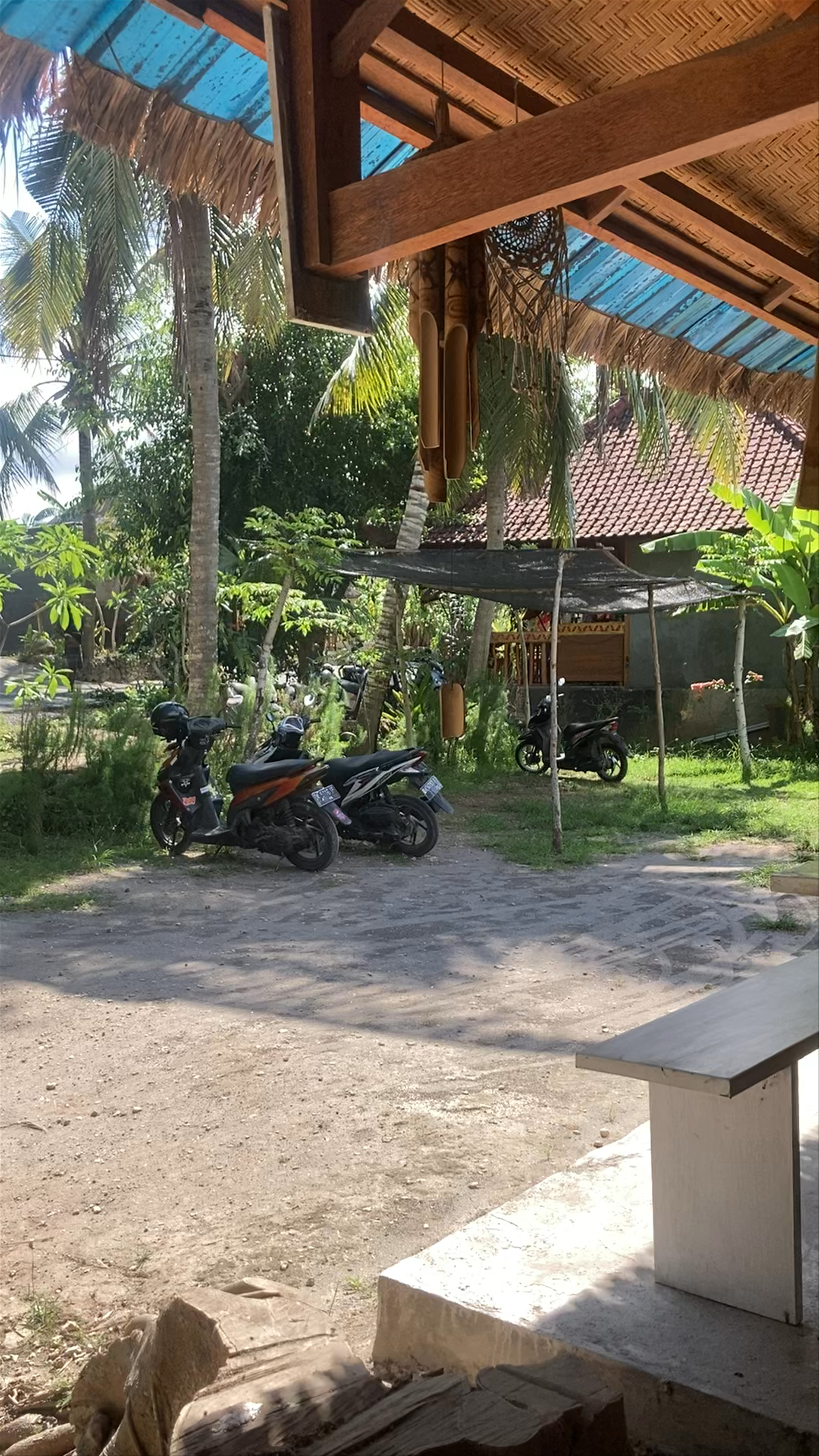 AB Bar & Resto: Rustic Tropical Retreat in Nusa Penida