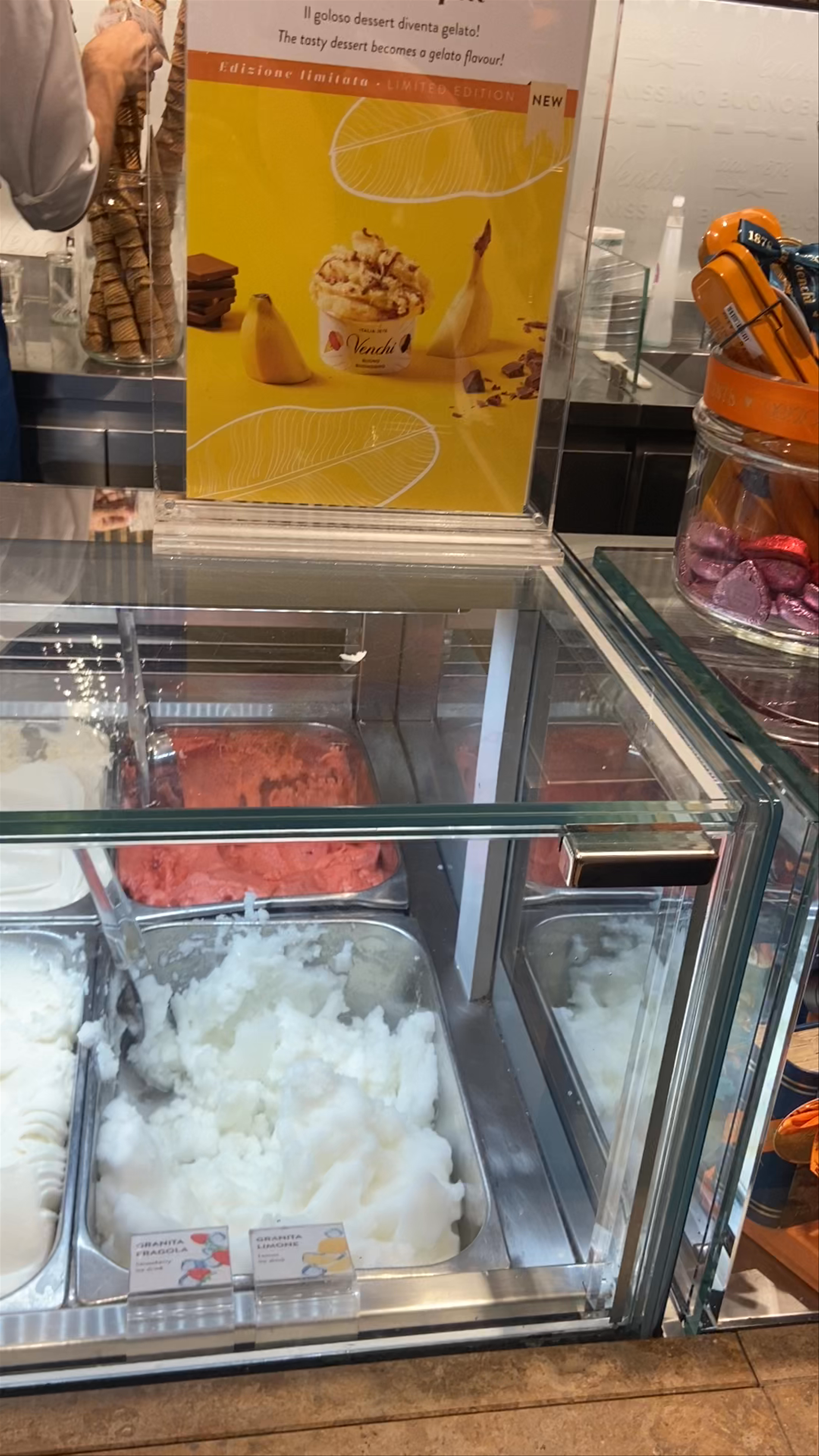 Piazza di Mercato Nuovo, Florence