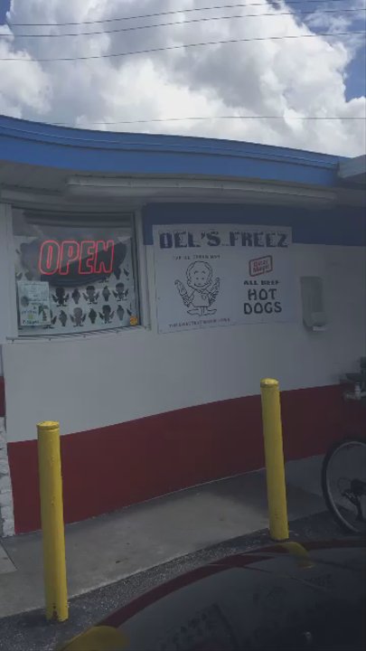 Del's Freez - So cold my camera is shivering - Ice Cream & Frozen Yogurt Near Me - Melbourne, Florida