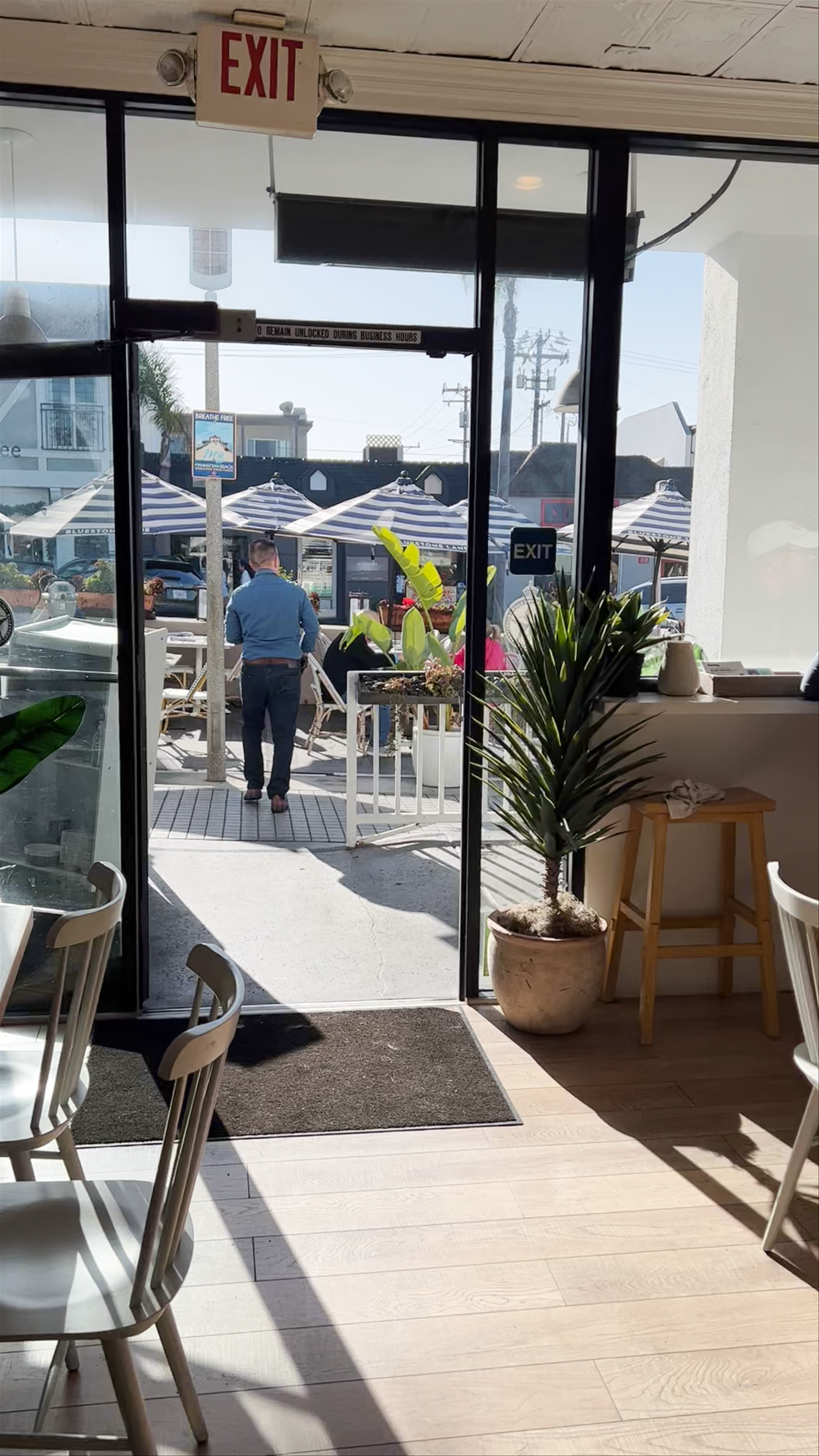 Bluestone Lane Manhattan Beach Café - Coastal California Vibes