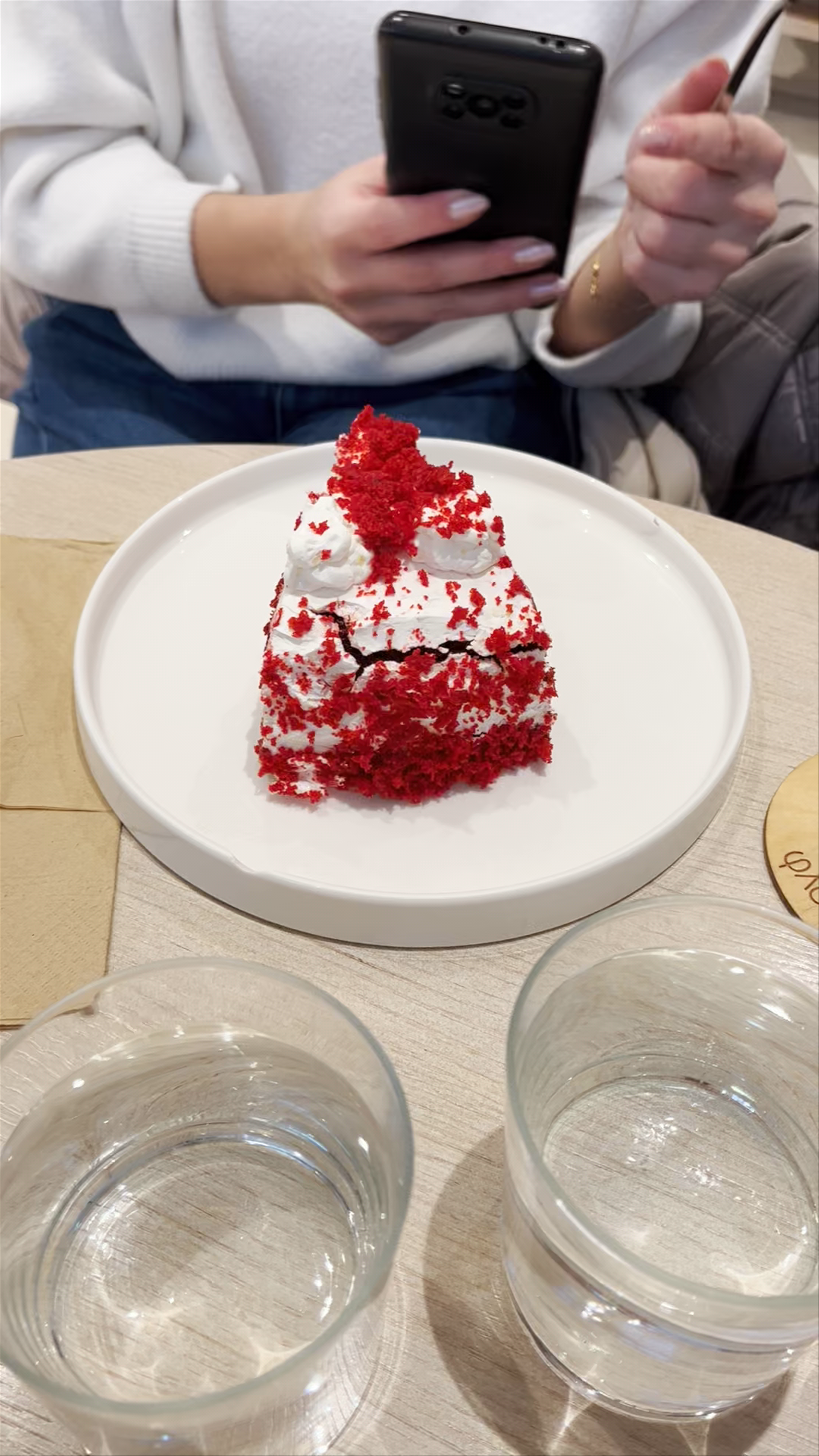 Chic Café Vibes and Decadent Red Velvet Cake at φλόου Microroastery in Veria, Greece