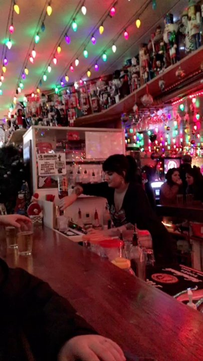 Slammer Tavern - Inside - Dive Bars Near Me - Portland, Oregon