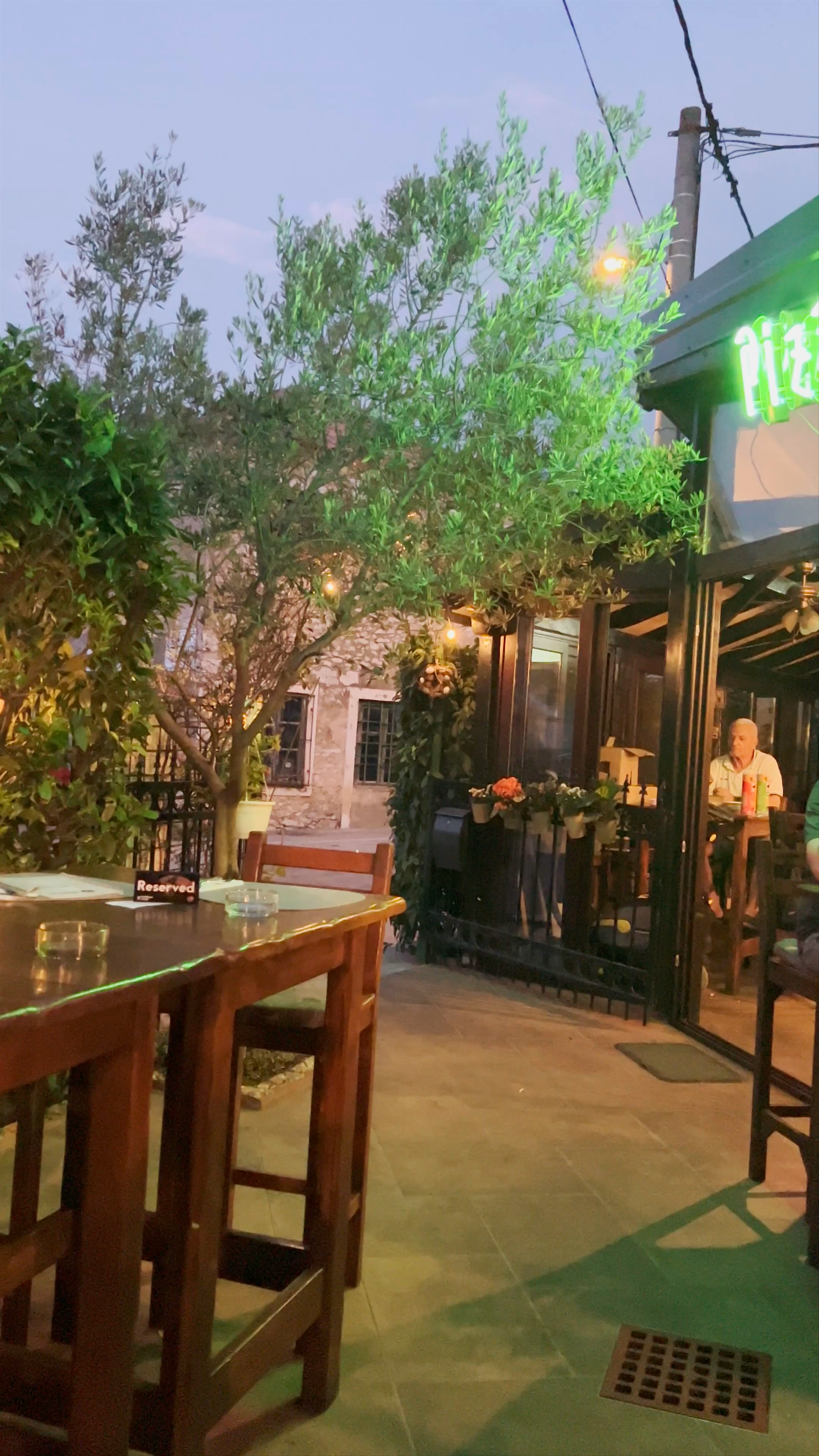 "Kuzina" grill & pizza