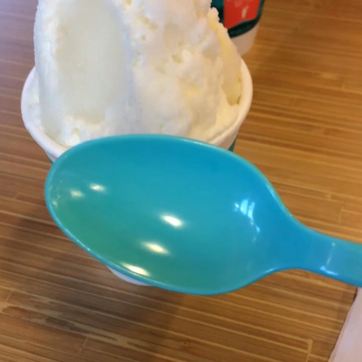 Bahama Buck's - color changing spoons! - Shaved Ice Near Me - Leander, Texas