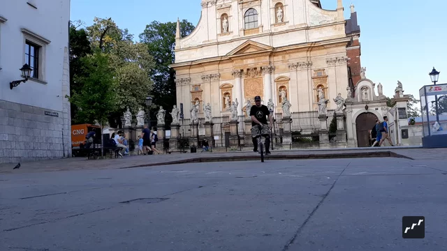 riu set: out double flip