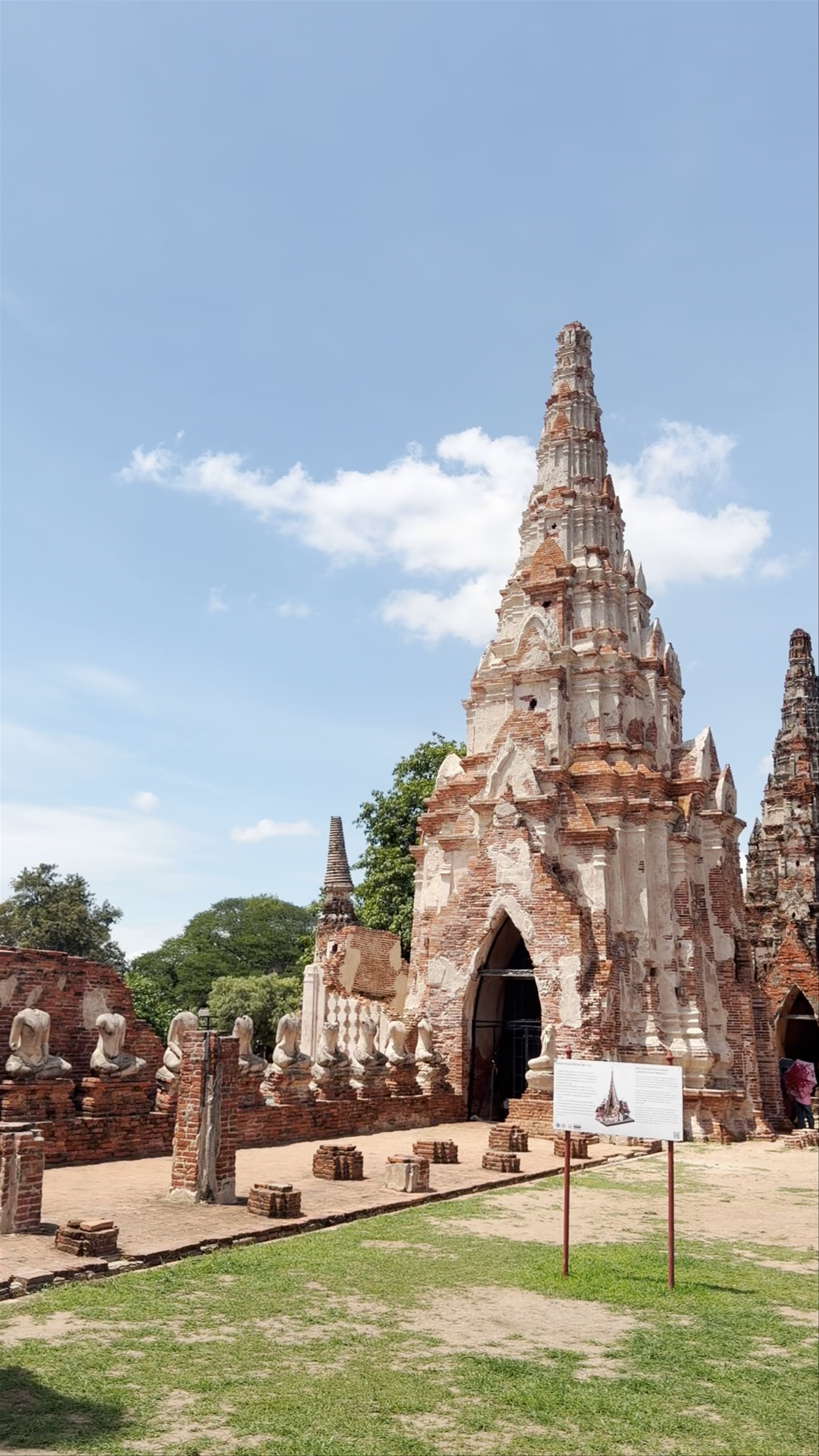 Exploring Wat Chaiwatthanaram: Timeless Elegance in Ayutthaya