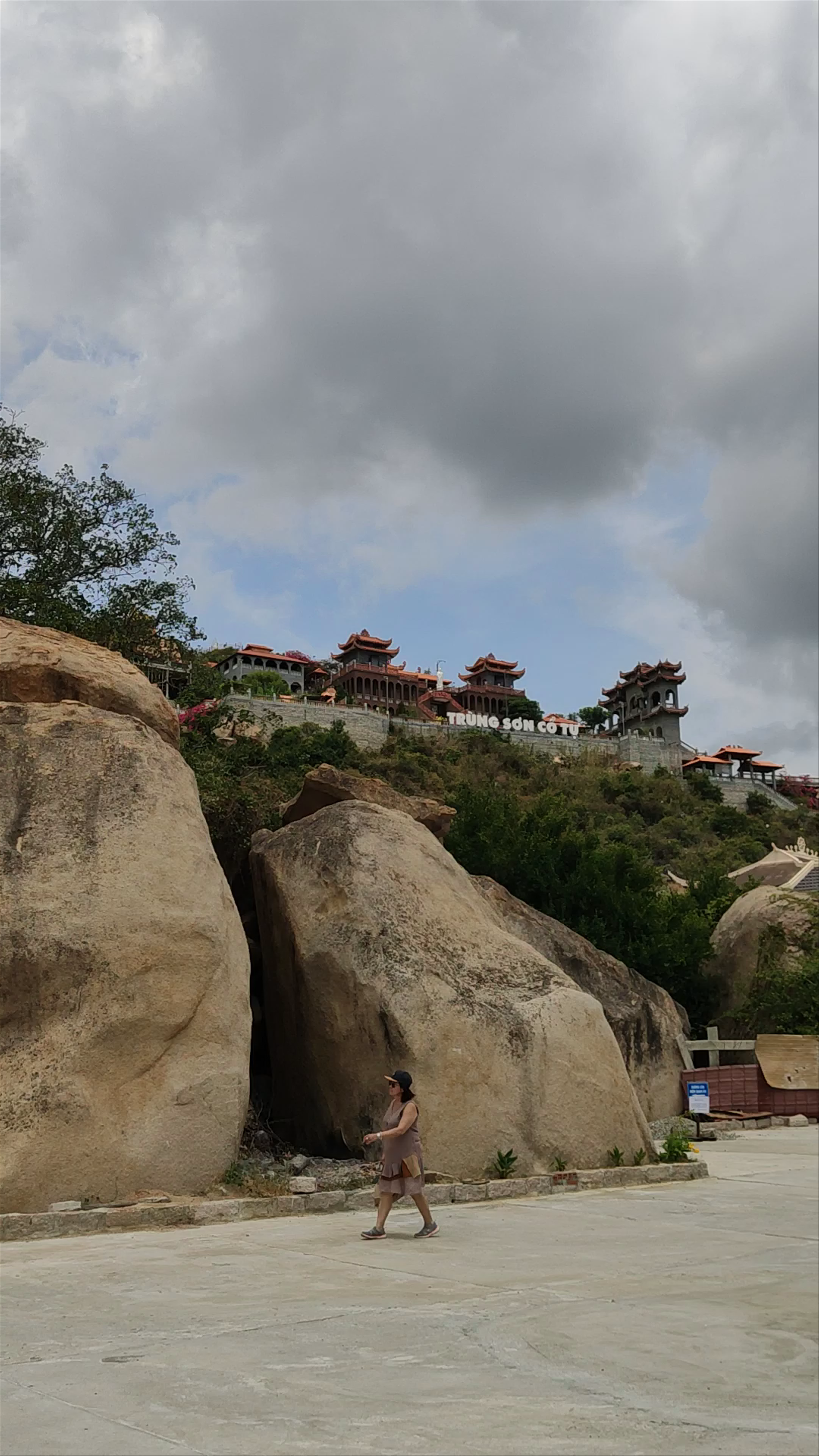 Trùng Sơn Cổ Tự