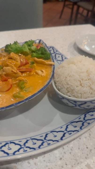 Tom Yum - Pad Thai with shrimp, beef and green beans, and the Penang curry. - Thai Near Me - Surprise, Arizona
