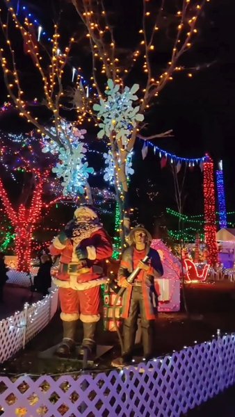 Photo of Famous Christmas Tra