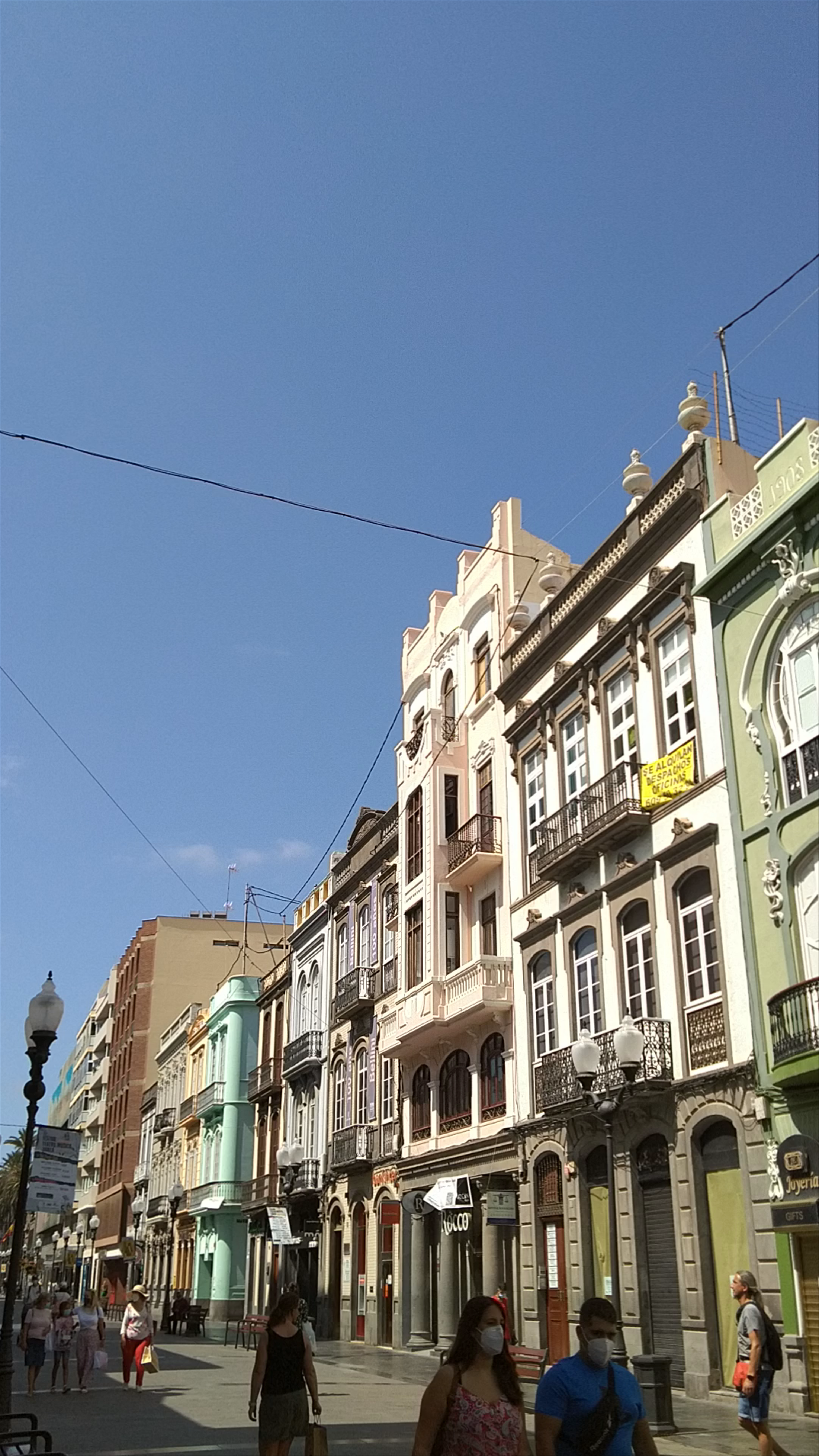 Strolling Calle Triana: Historic Charm in Las Palmas de Gran Canaria