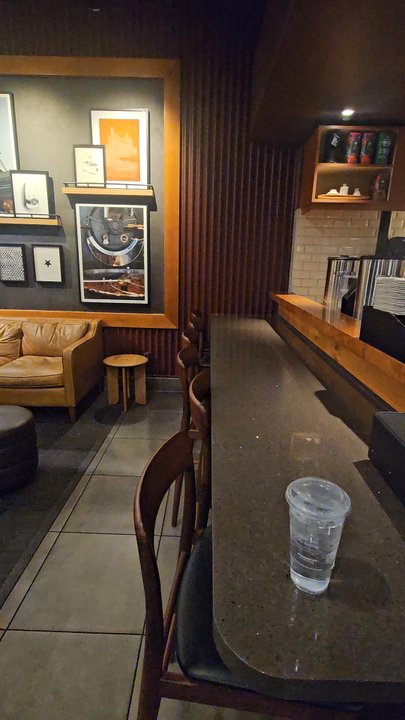 Starbucks - Sitting area - Coffee & Tea Near Me - Burbank, California