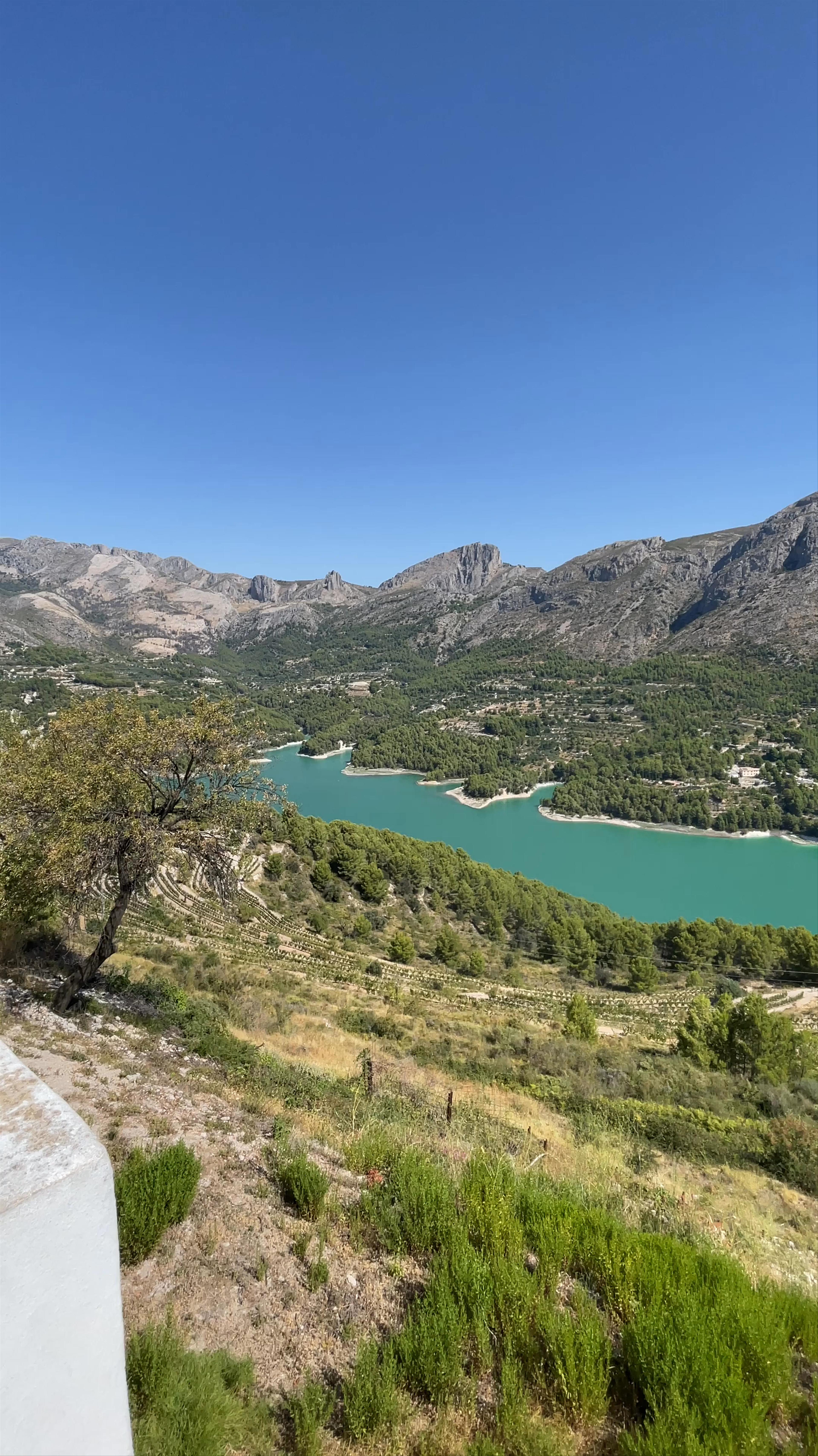 Embassament de Guadalest: A Scenic Mountain Reservoir Escape in Spain
