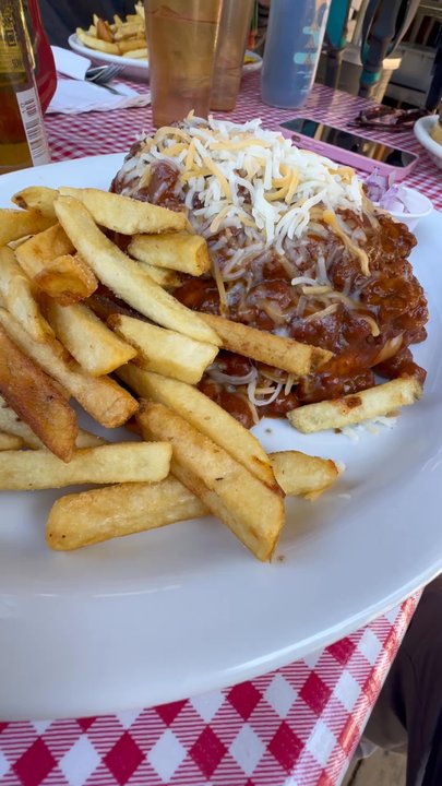 Kennedy Meadows Resort Restaurant - Patio and burger - American Near Me - Pinecrest, California