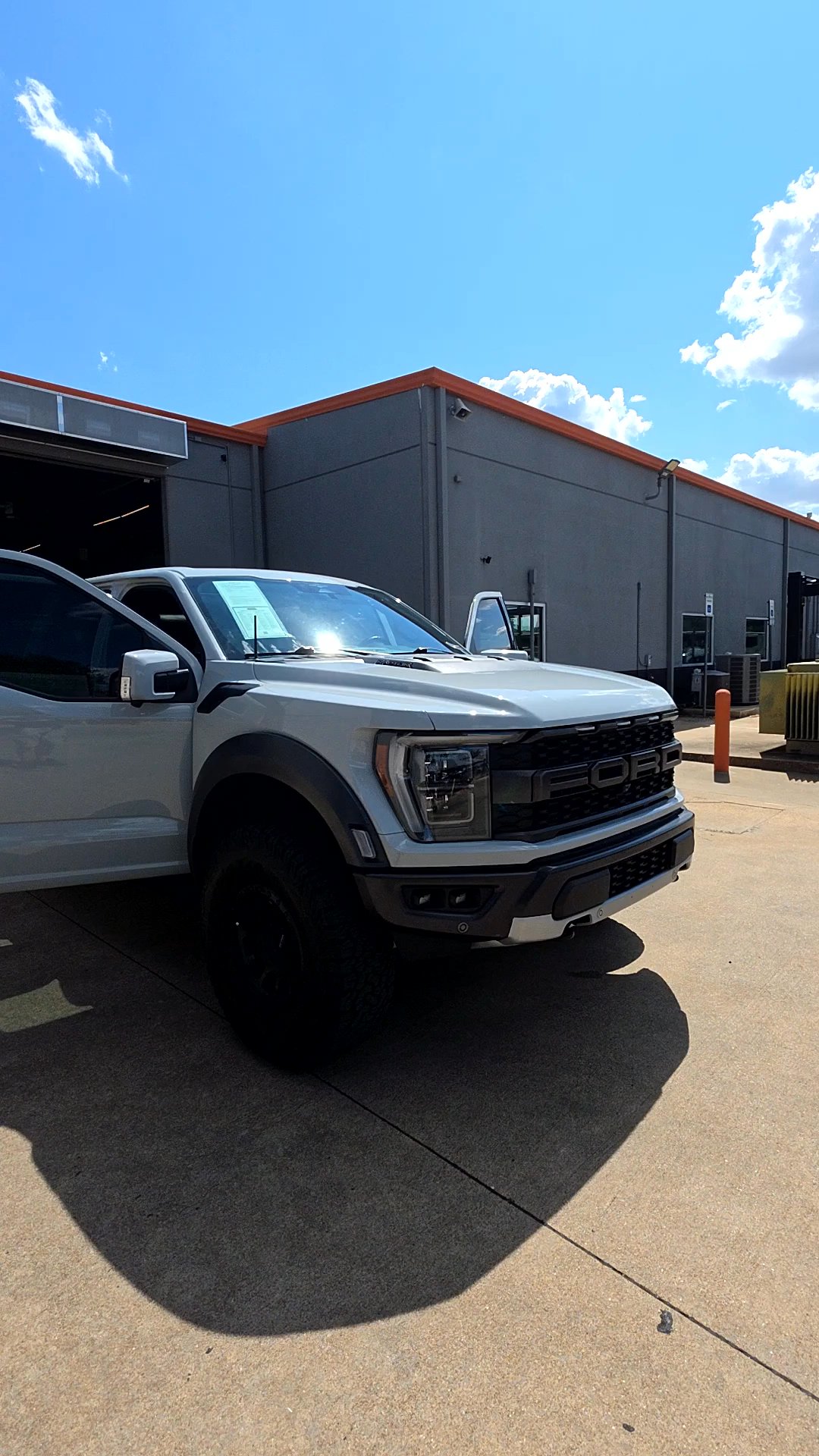 Lifted Trucks - #TX11046 - 2023 Ford F-150 Raptor SuperCrew