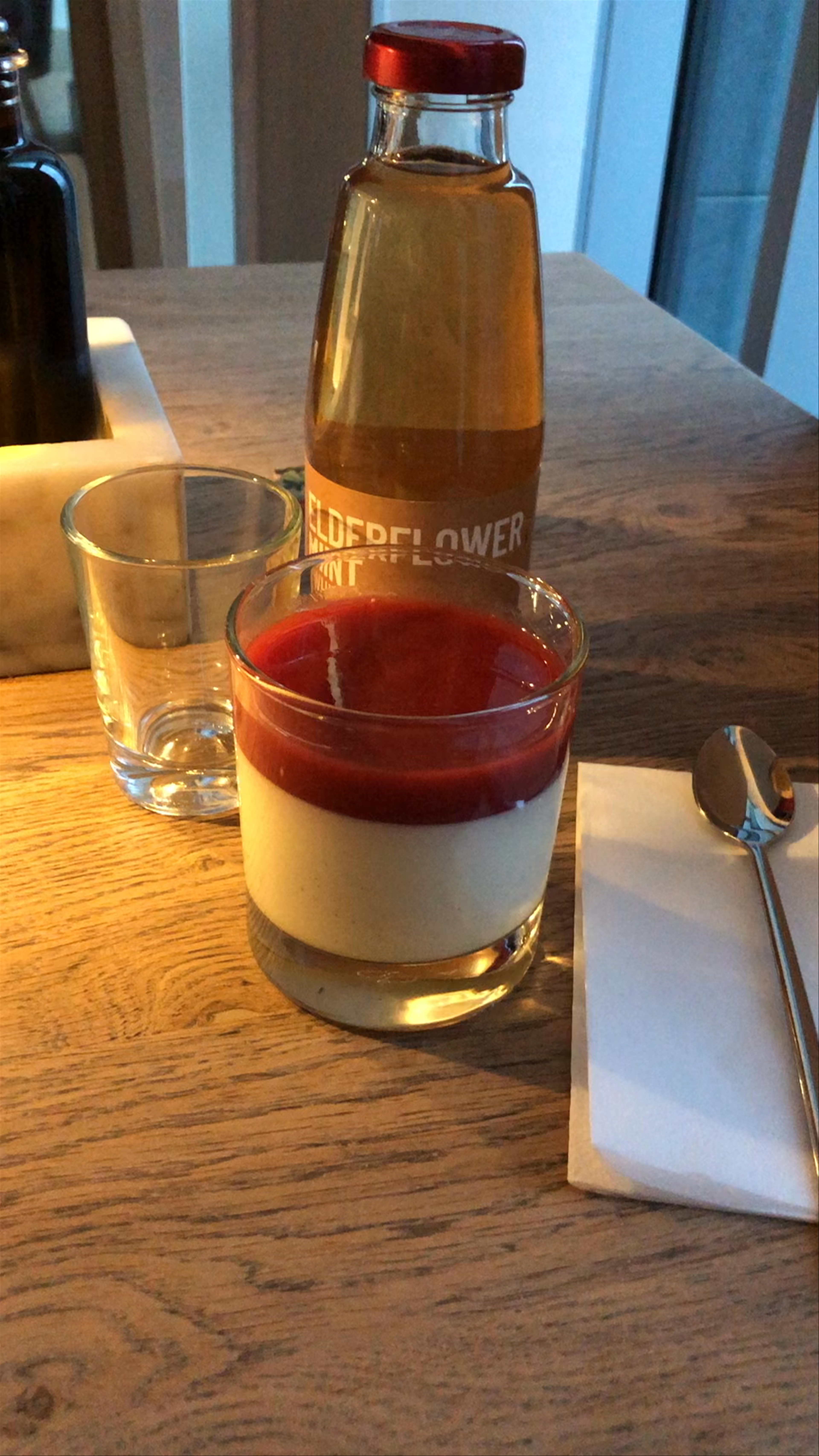 Cozy Dessert Moment at Vapiano, Leipzig