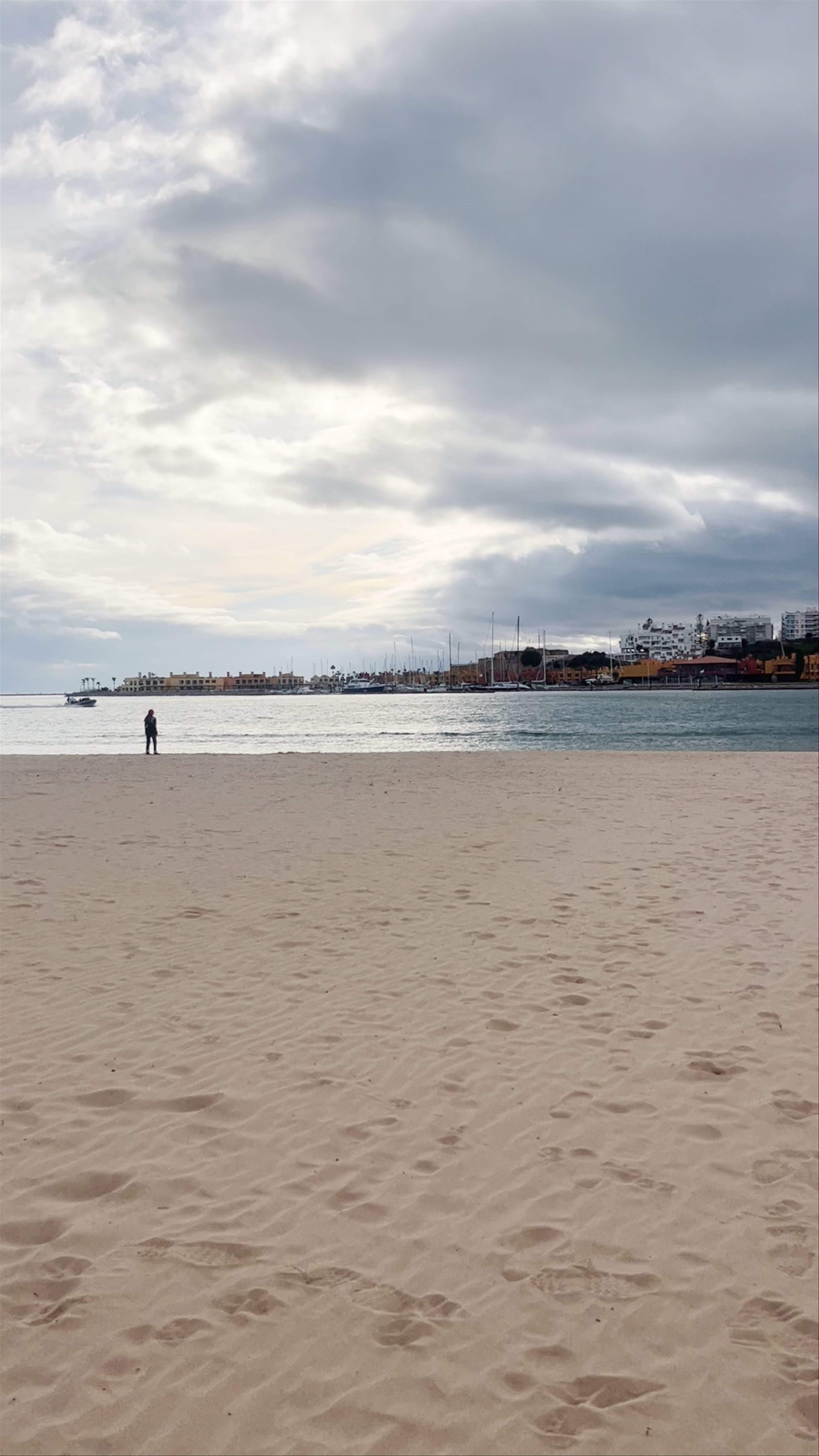 Praia da Angrinha: Tranquil Beach Escape in Ferragudo, Portugal