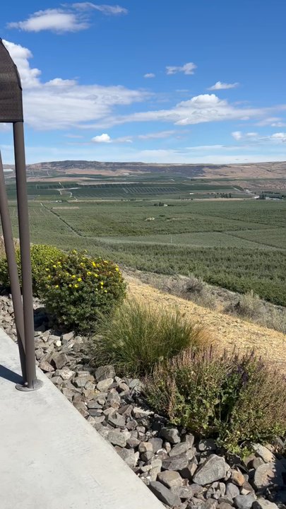 Lone Point Cellars - Venues & Event Spaces Near Me - Brewster, Washington