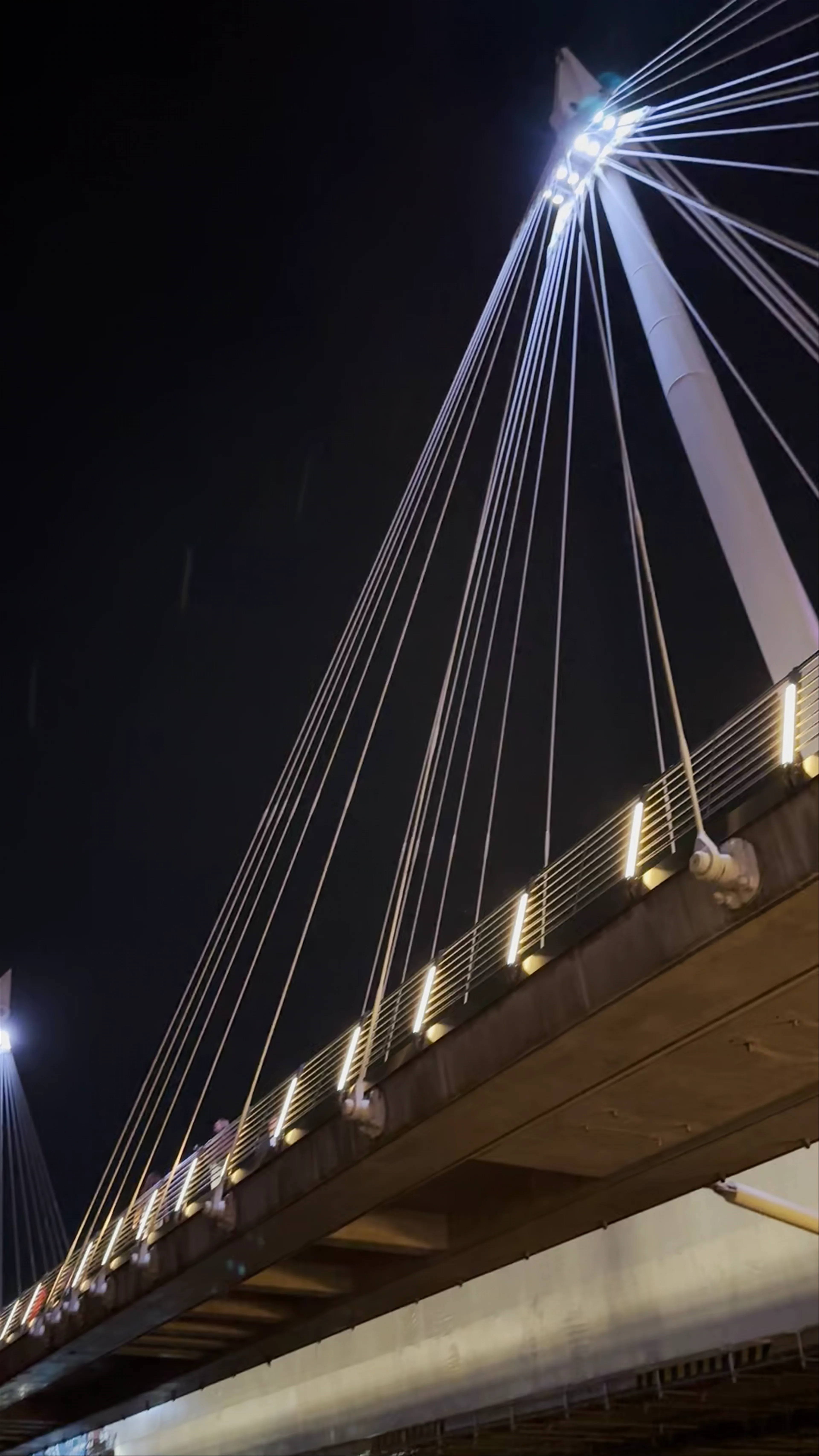 Hungerford Bridge
