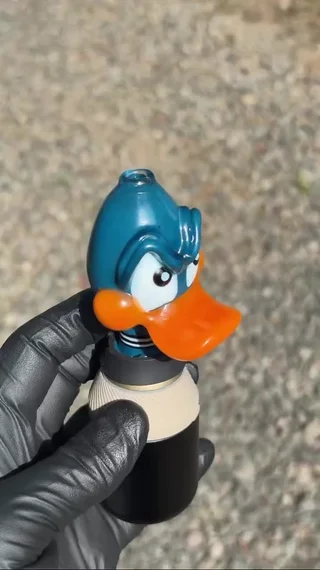 Preview pic of Jsmart glass Daffy Duck Puffco proxy core top #1