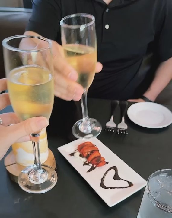 Oaklawn Southern Dining - Complementary champagne & strawberry plate. - Steakhouses Near Me - Paris, Tennessee