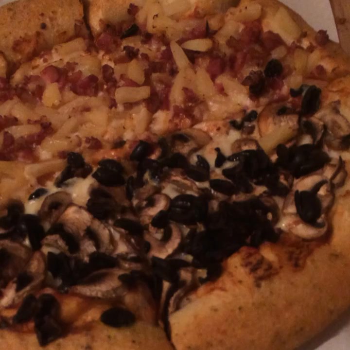 Pizza Hut - Yummy Pizza Hut - Pizza Near Me - Leavenworth, Kansas