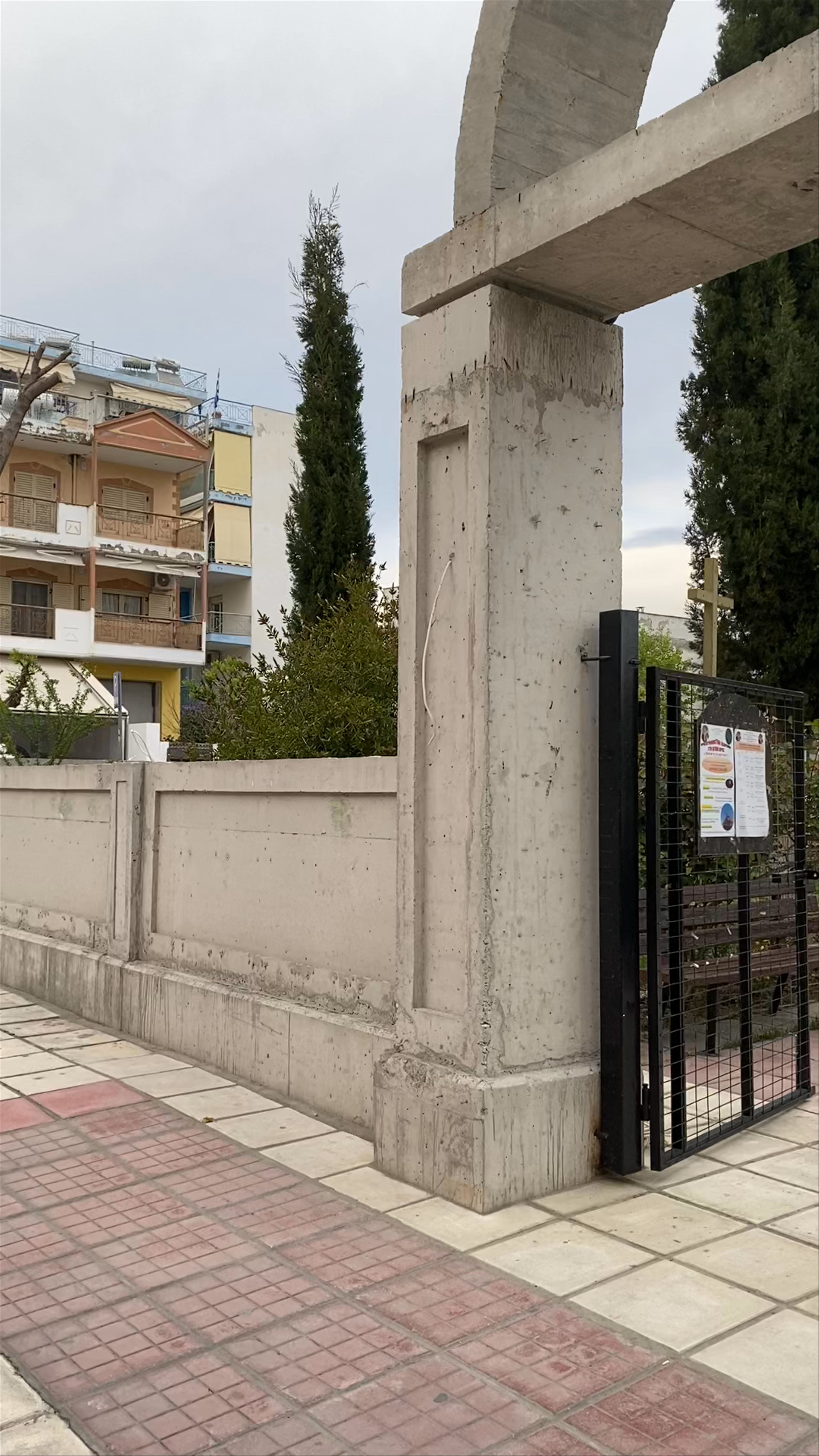 Ιερός Ναός Αγίου Σπυρίδωνος Νικόπολη: Sacred Serenity in Stavroupoli, Greece