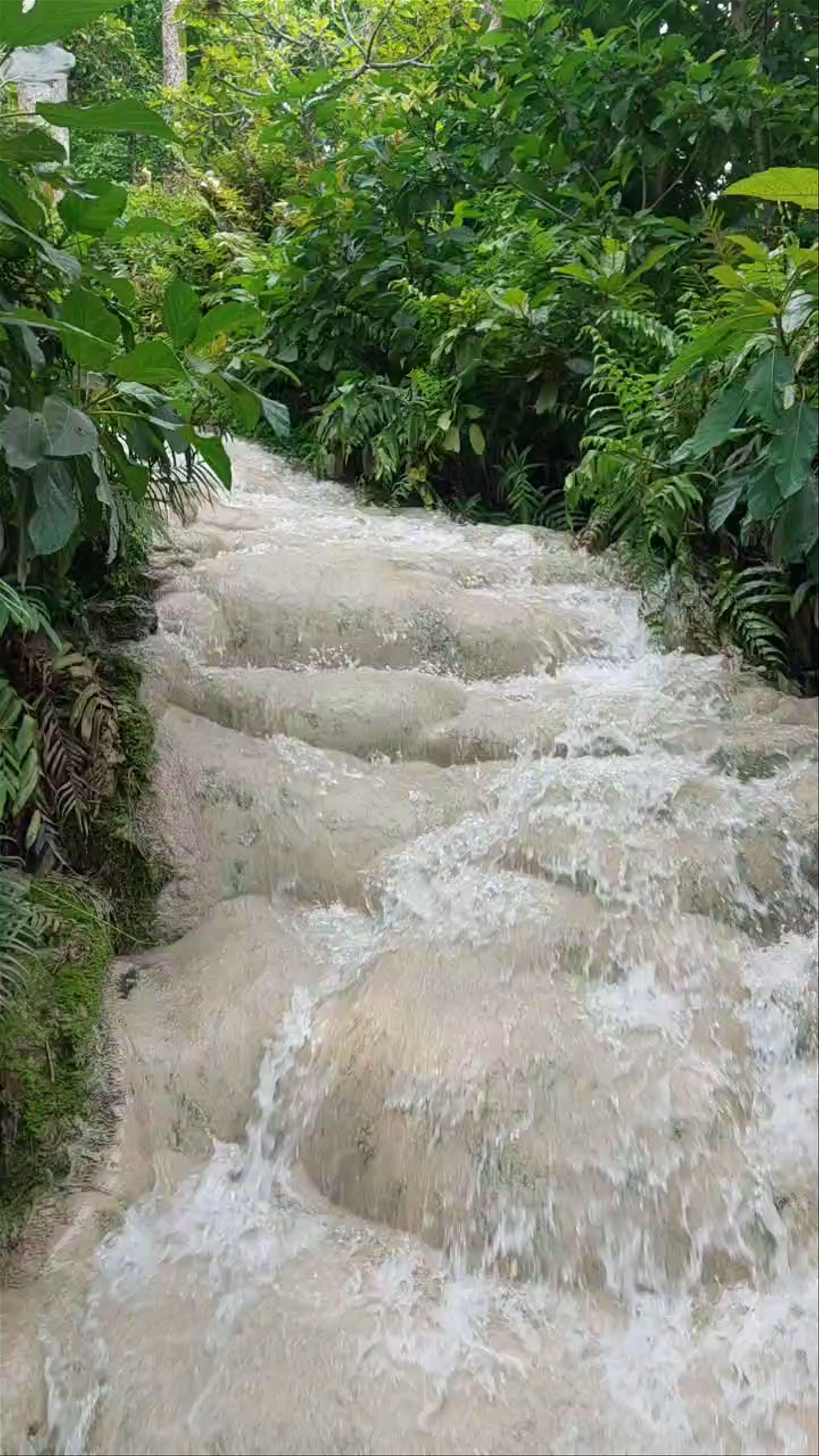 Buatong Waterfall - Chet Si Fountain National Park: Thailand's Natural Cascade