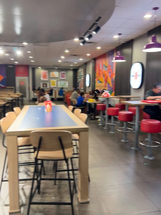 Jollibee - Here is how busy they were - Fast Food Near Me - Houston, Texas