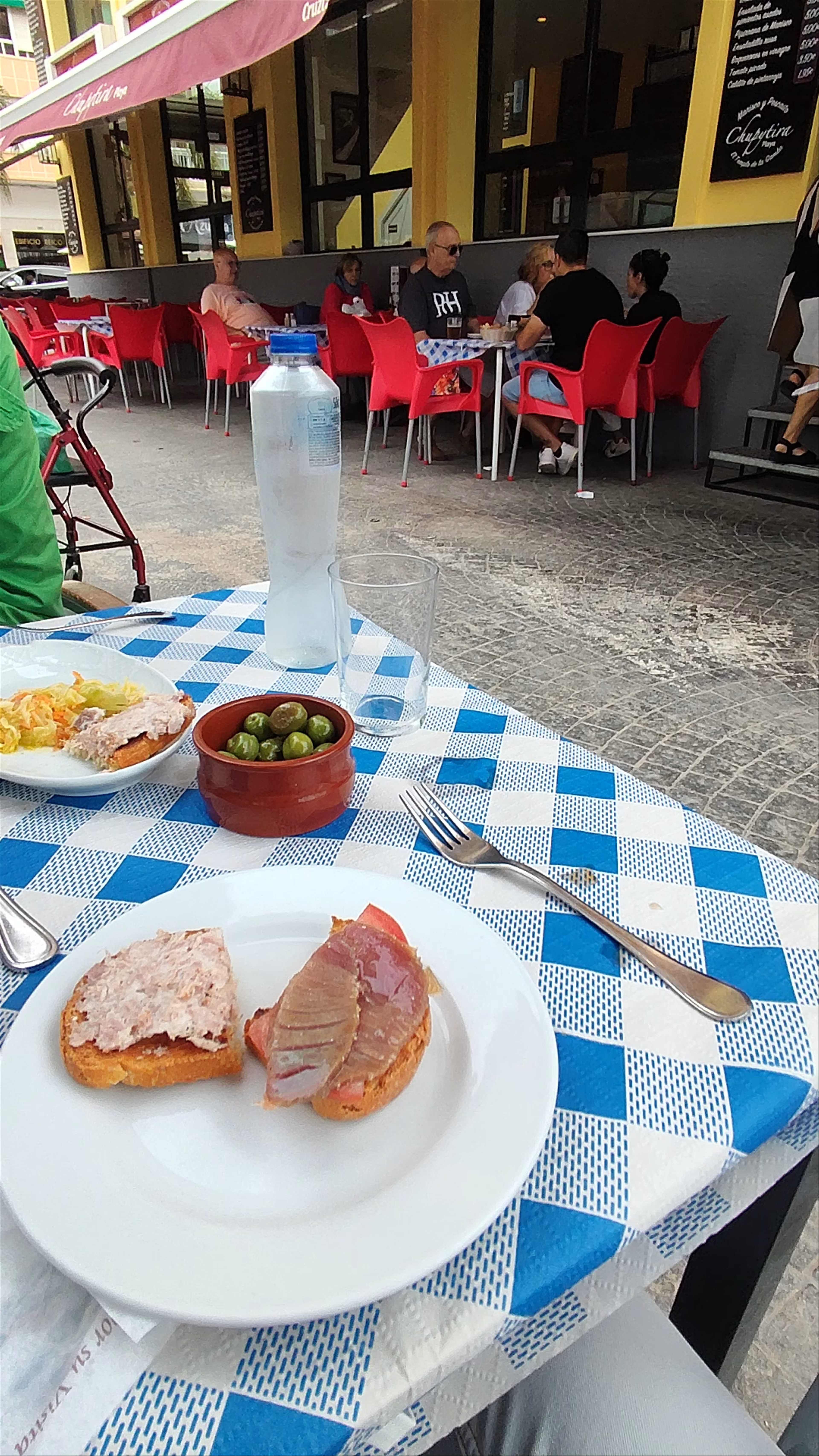 Chupytira Playa: Relaxing Seaside Dining in Rincón de la Victoria, Spain