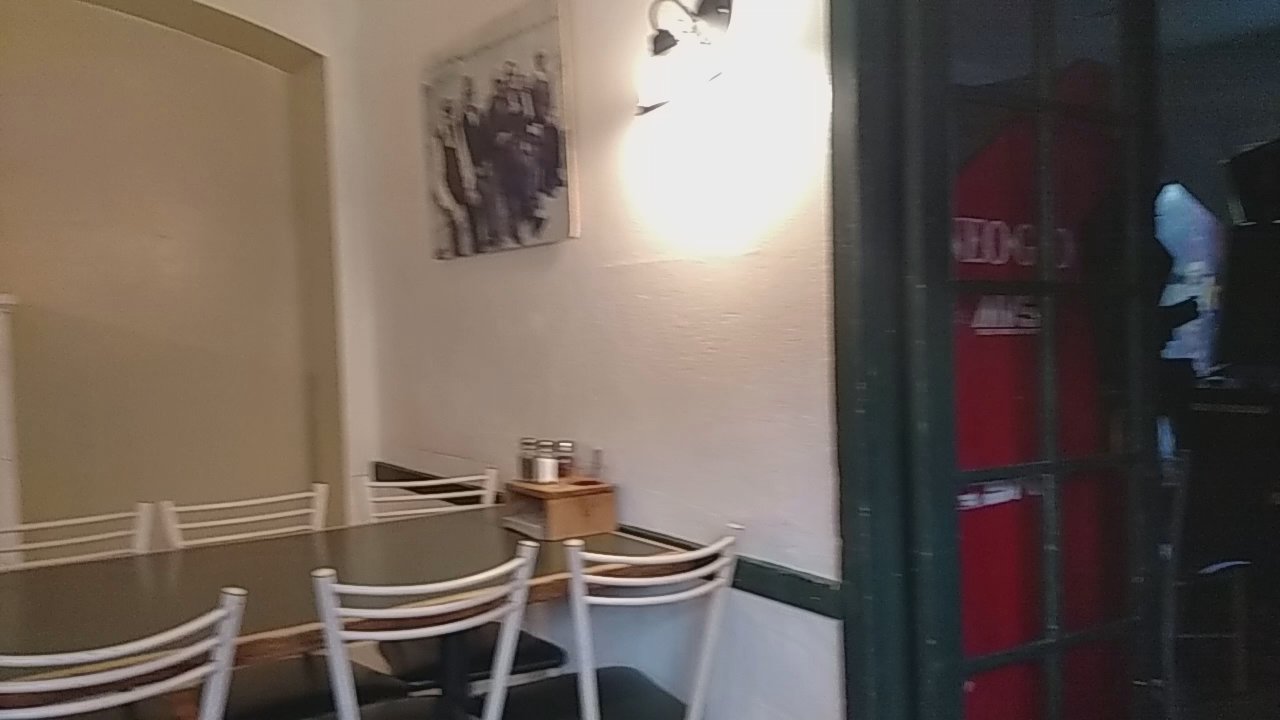 Taffy's Pizza - Plenty of rooms. - Pizza Near Me - Santa Barbara, California