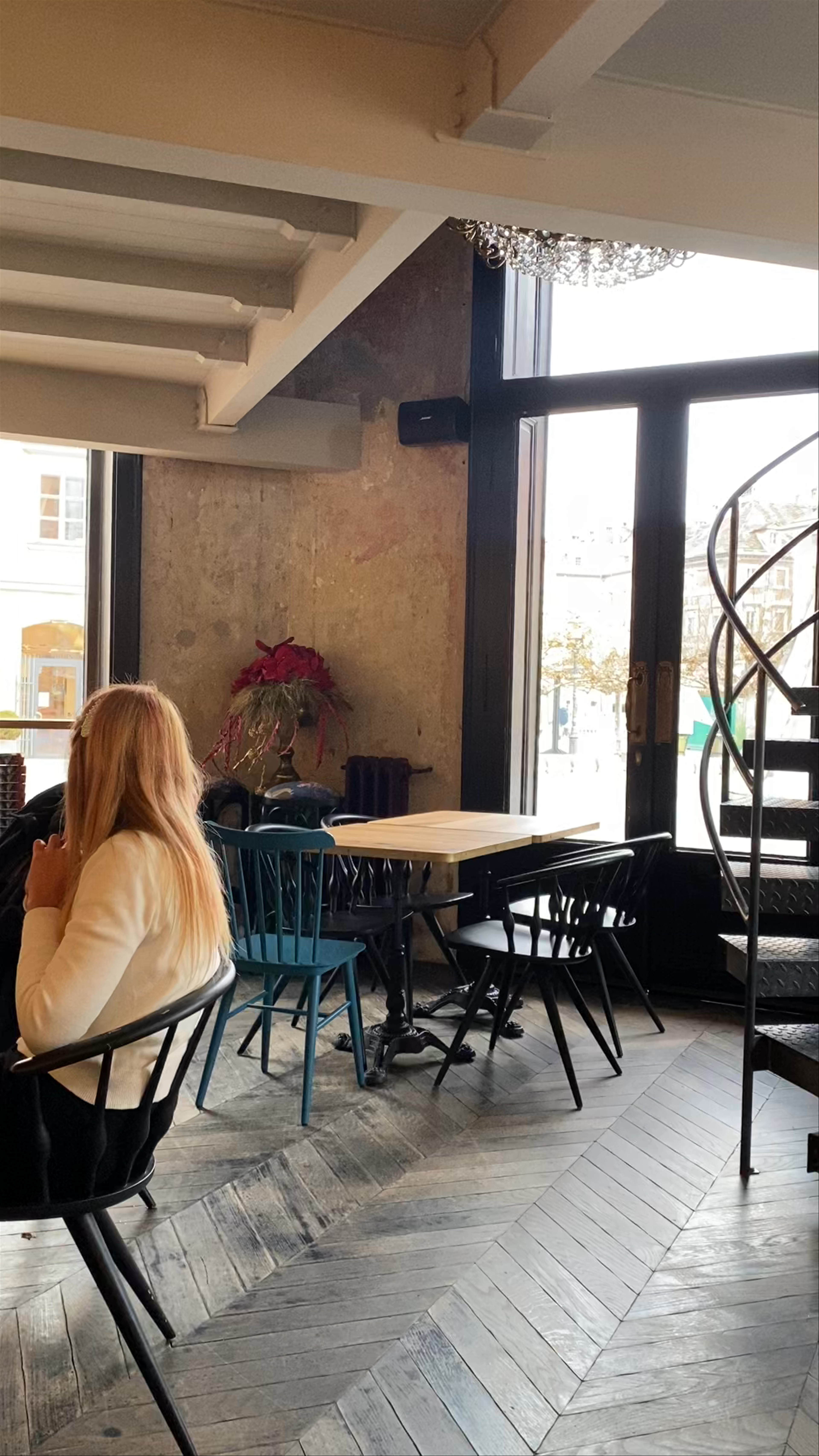 Cozy Dining Experience at Pop’s Pizza & Sport in Ljubljana