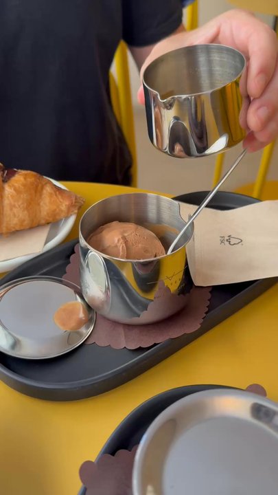 Cortese Cafe 900 - Pouring over the affocato - Cafes Near Me - Florence, FI