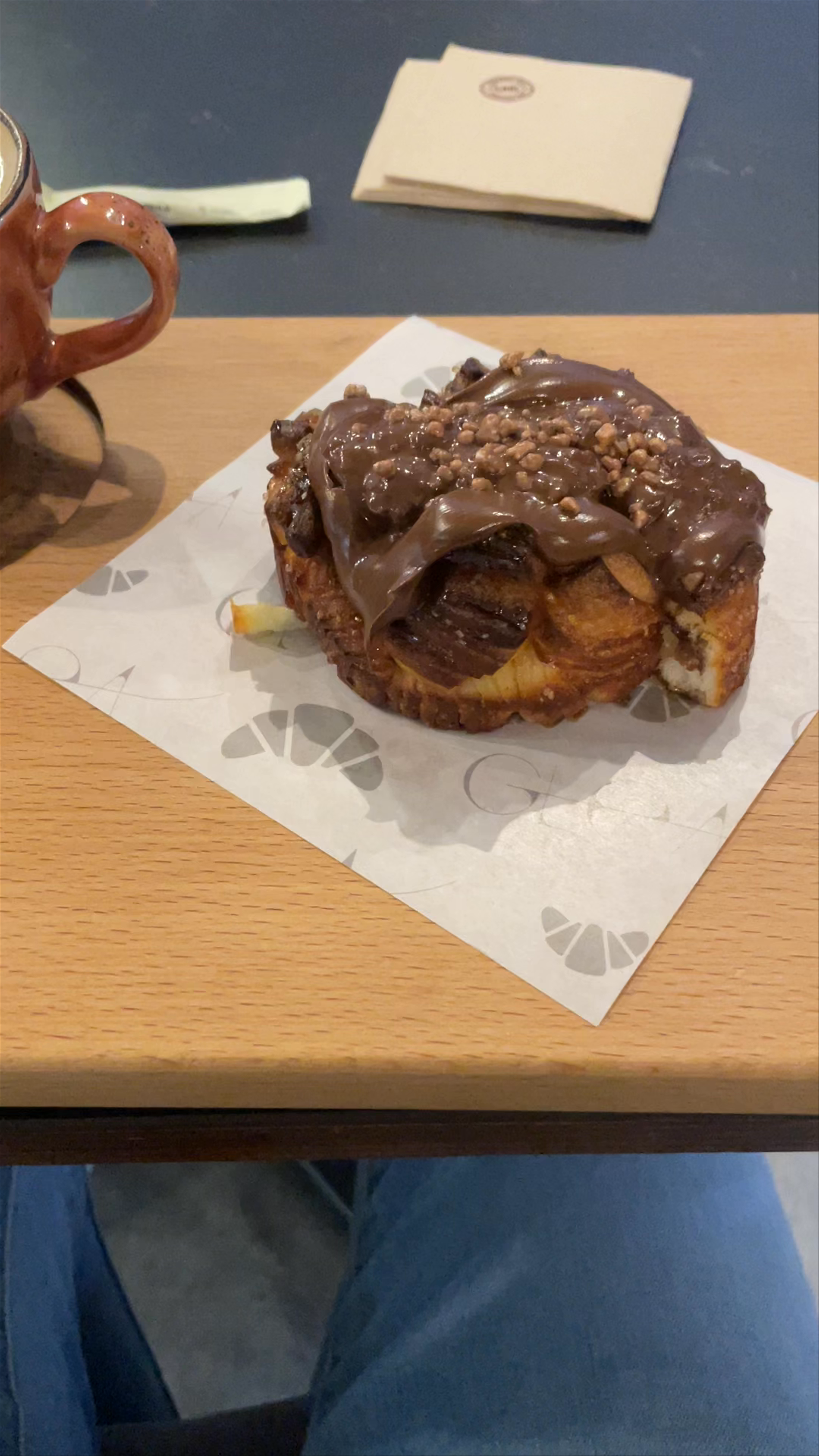 Café Moment in Murcia: Irresistible Choco Pastry & Cozy Ambiance