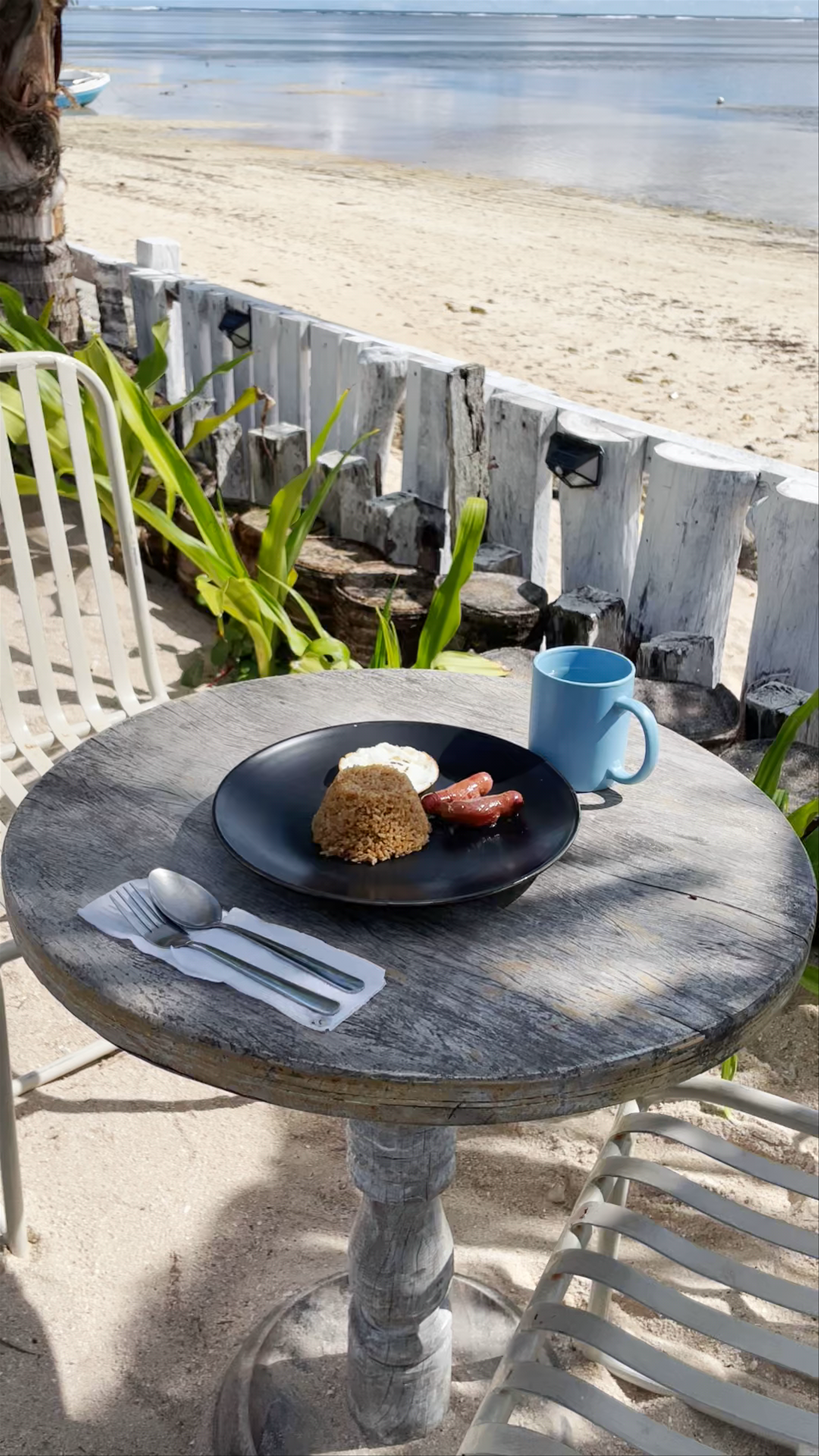 Beachfront Breakfast at YAMA Apartments, General Luna, Philippines