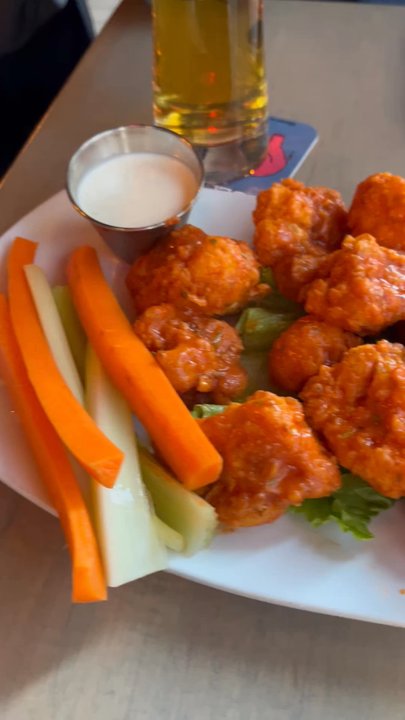 The Franklin Tap - Buttermilk Fried Buffalo Cauliflower "Wings" - American Near Me - Chicago, Illinois