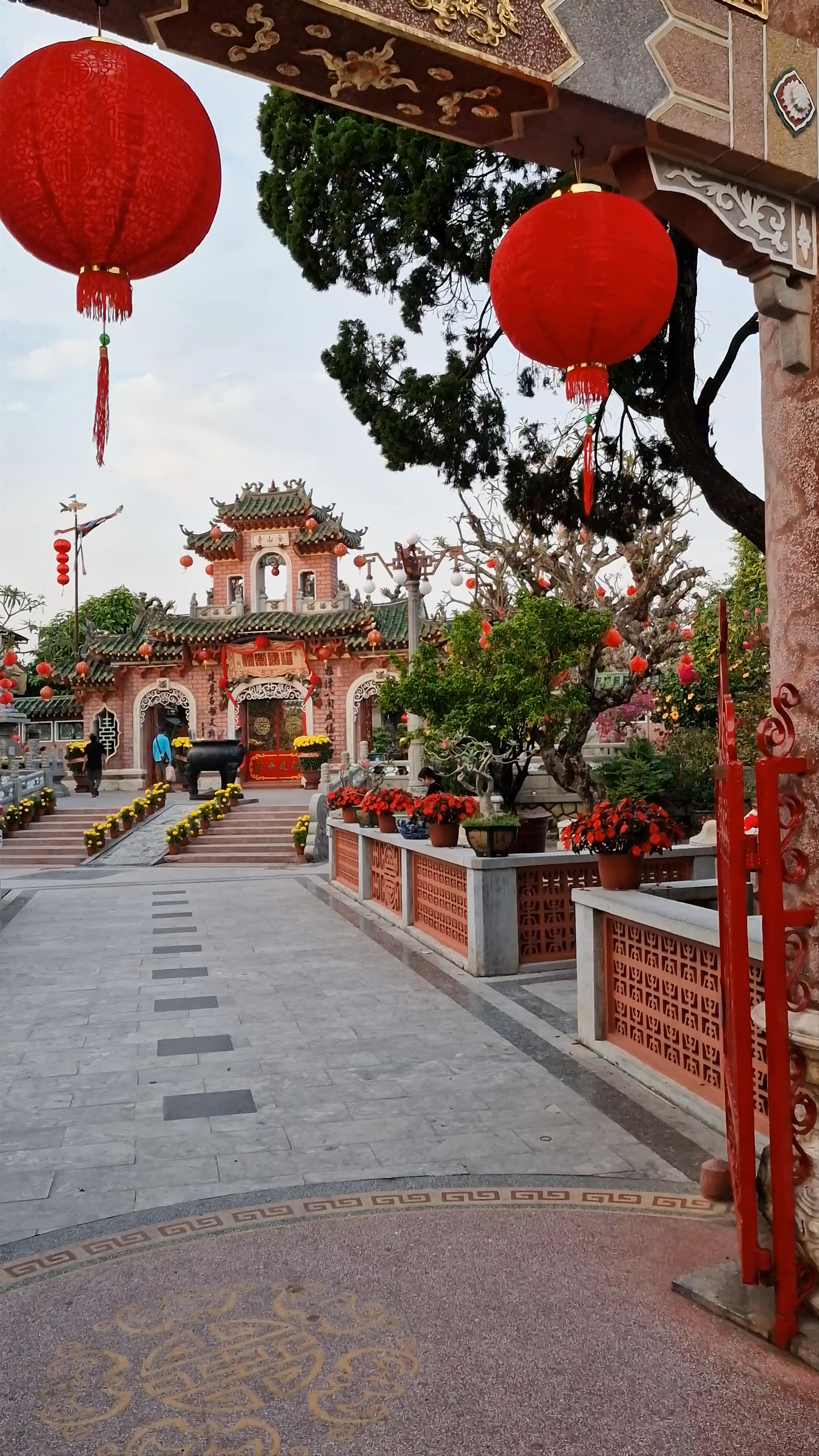 Hoi Quan Phuoc Kien: A Vibrant Buddhist Sanctuary in Hoi An