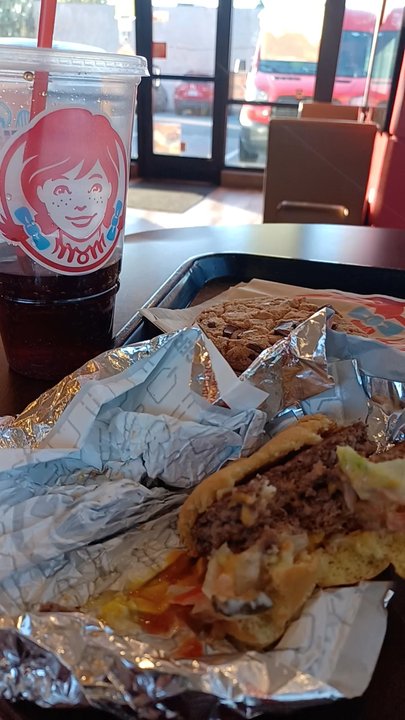 Wendy's - Fast Food Near Me - Hayward, California
