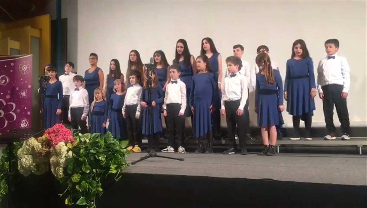 The Tuscany Wedding Choir - Un Poco Loco - video