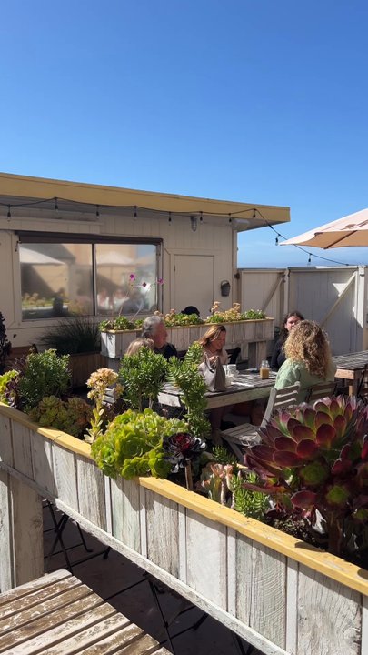 The Hidden Kitchen - The vibe in the outdoor dining area - Juice Bars & Smoothies Near Me - Cayucos, California