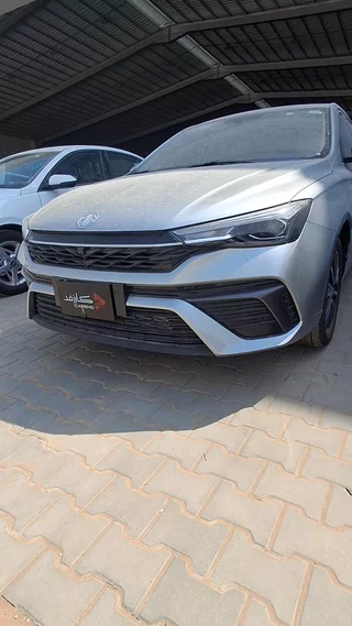 ام جي 5 STD 2025