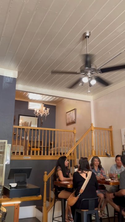 Pop The Bubbly - Atmosphere - Champagne Bars Near Me - Murphys, California