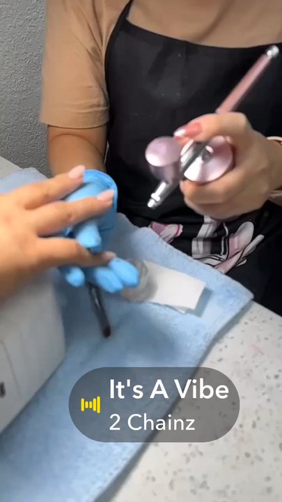 Splendid Nails - Katie doing her thang with airbrush ombré nails - Nail Salons Near Me - Glendale, Arizona