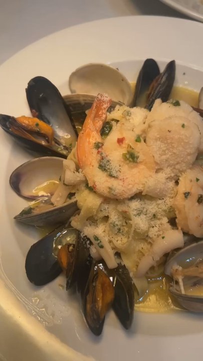 Vinotta - Frutti di Mare al Vino Bianco - Italian Near Me - Waltham, Massachusetts