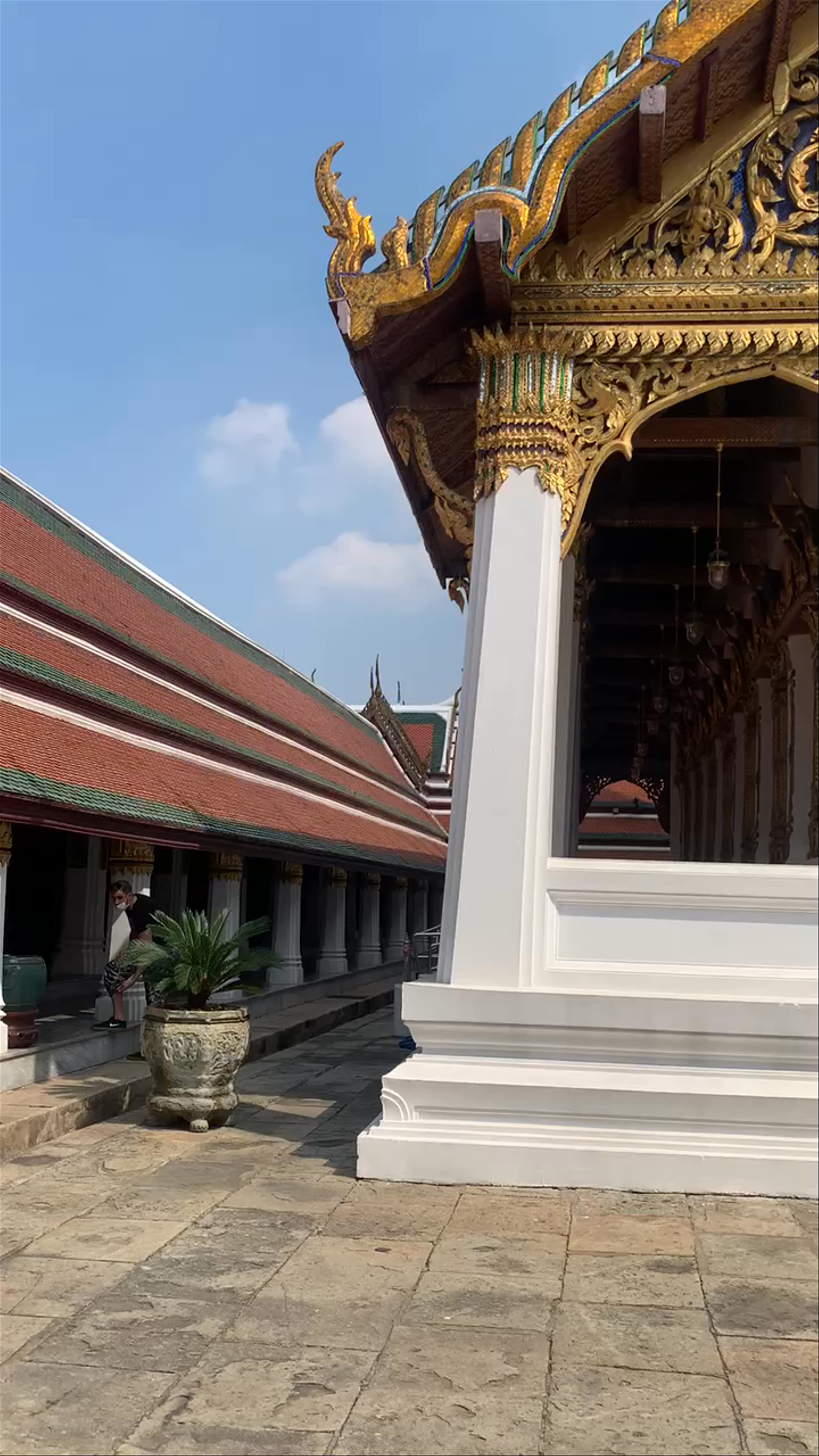 Phra Wiharn Yod: Majestic Thai Temple in Bangkok