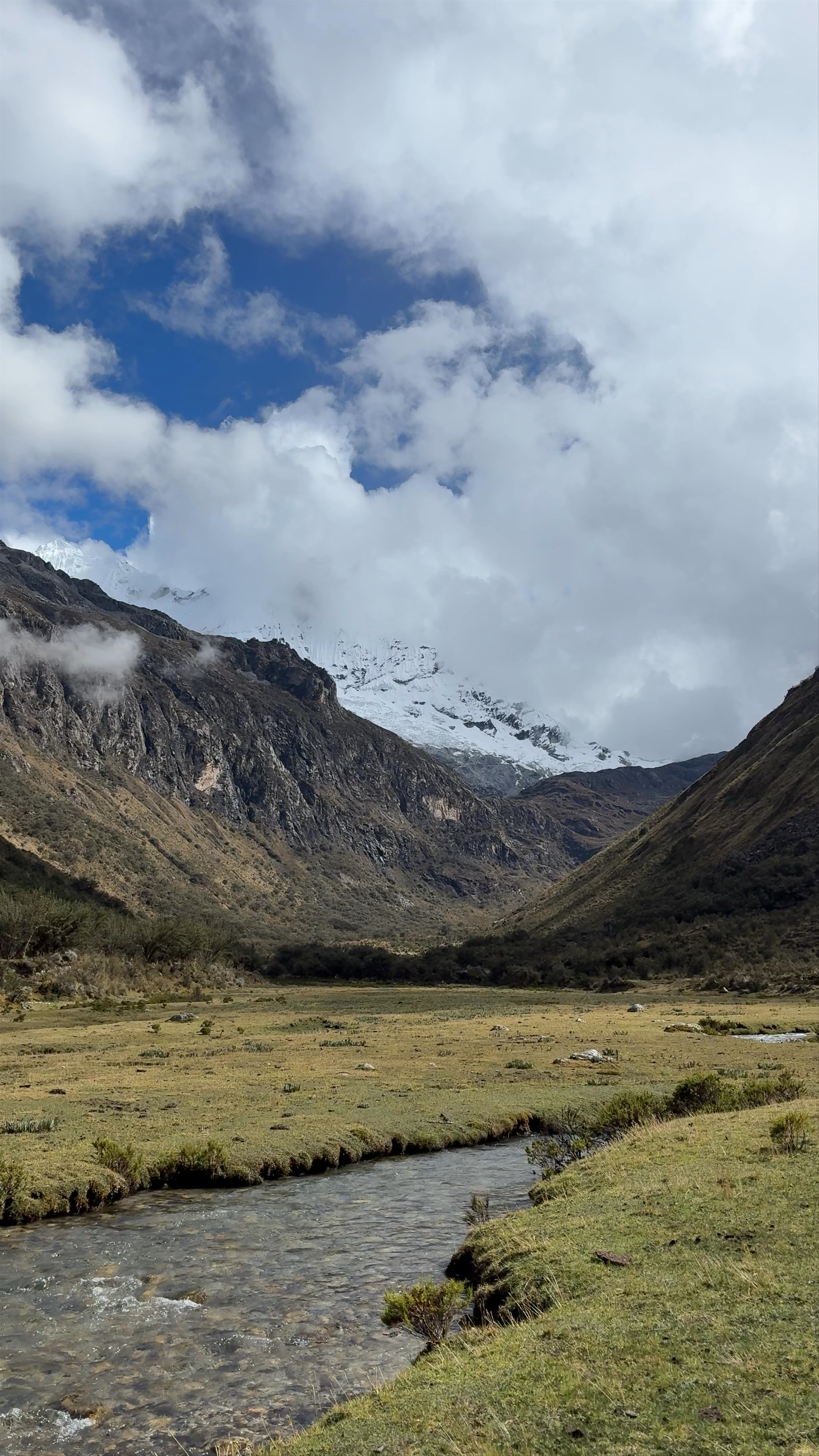 Cebolla Pampa Campground: Serene Mountain Escape at Llanganuco's Edge, Peru