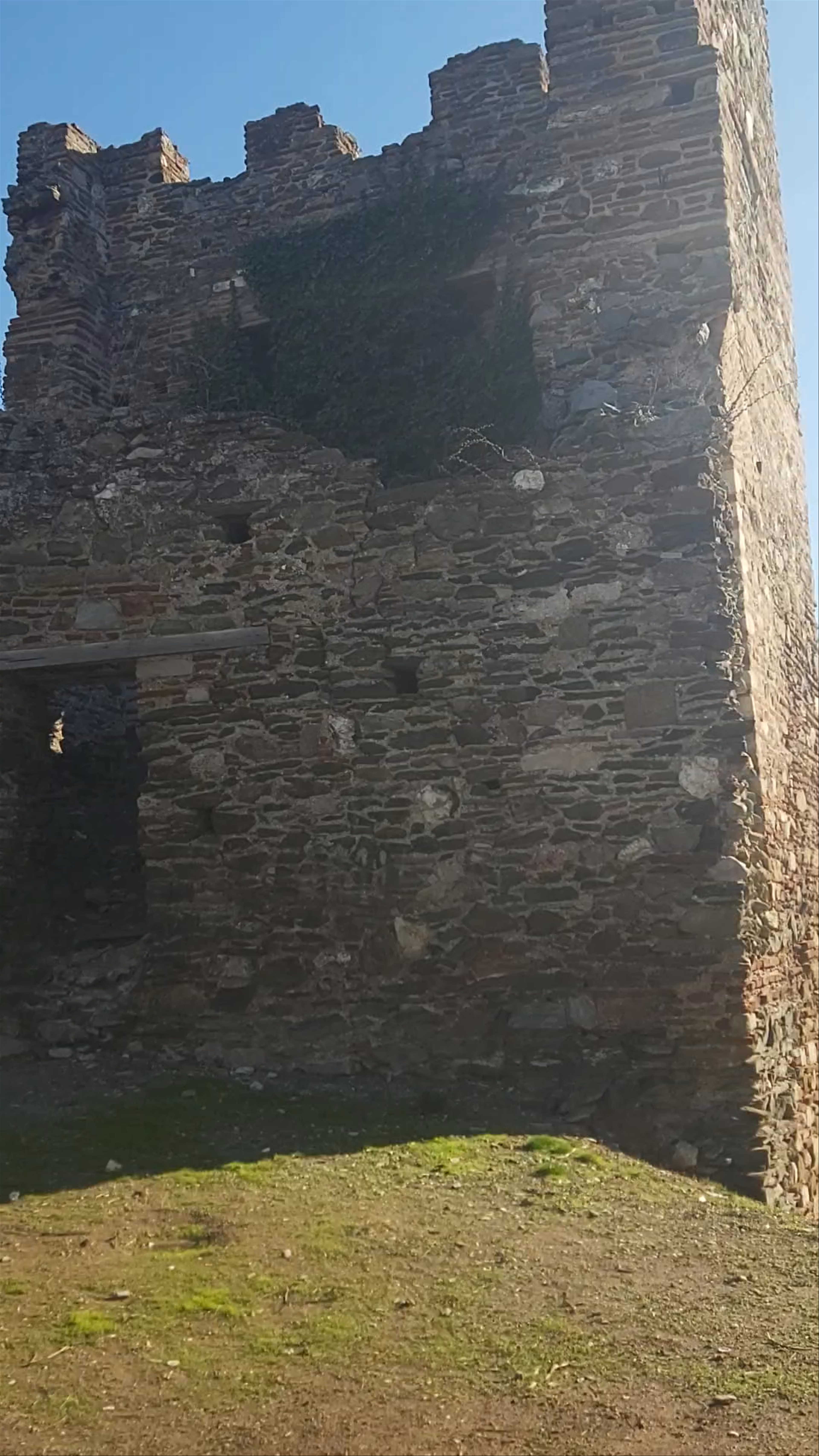 Castles of Thessaloniki: Historic Fortress Walk in Greece