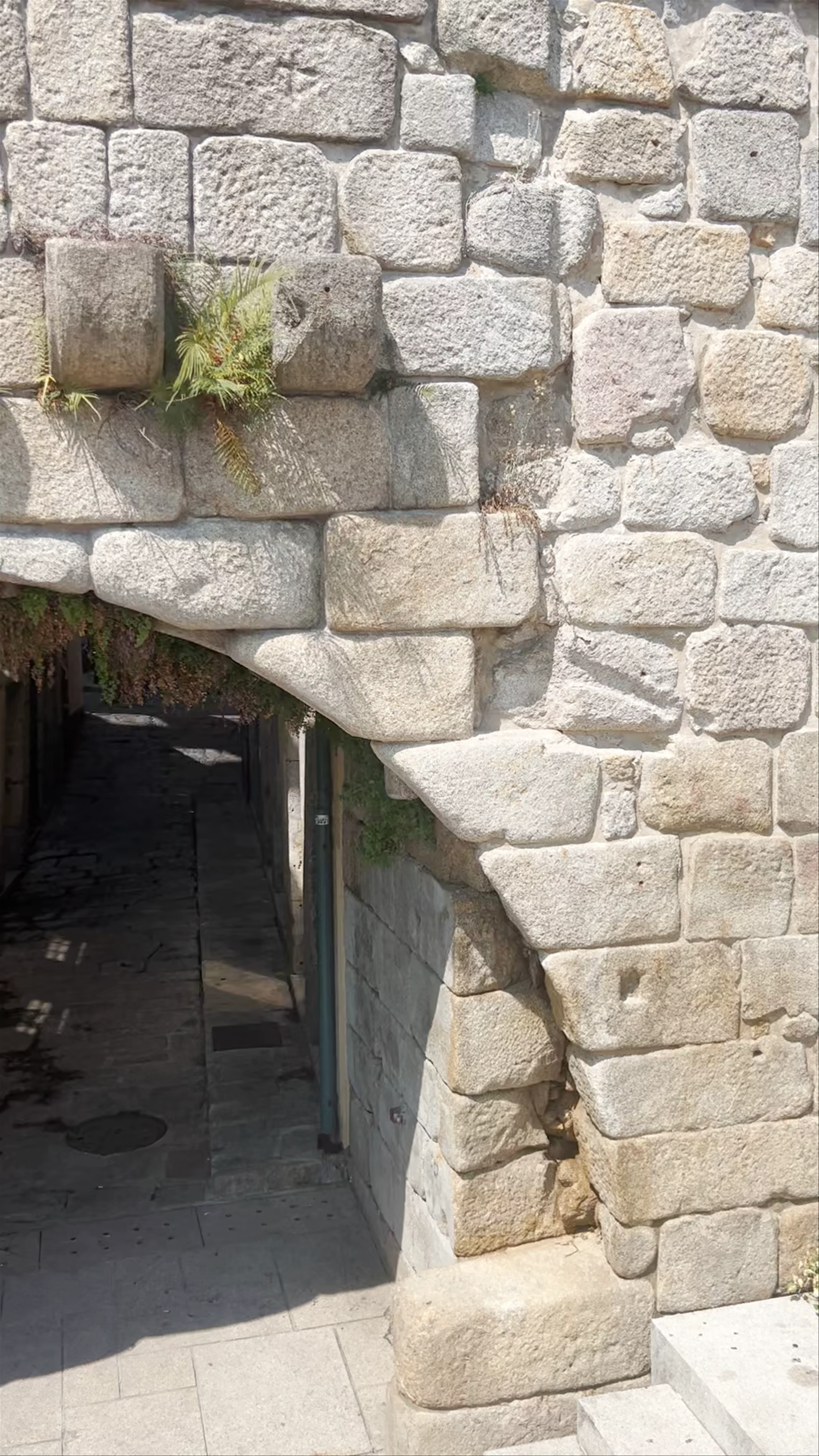 Puerta de Carvão, Cais da Estiva