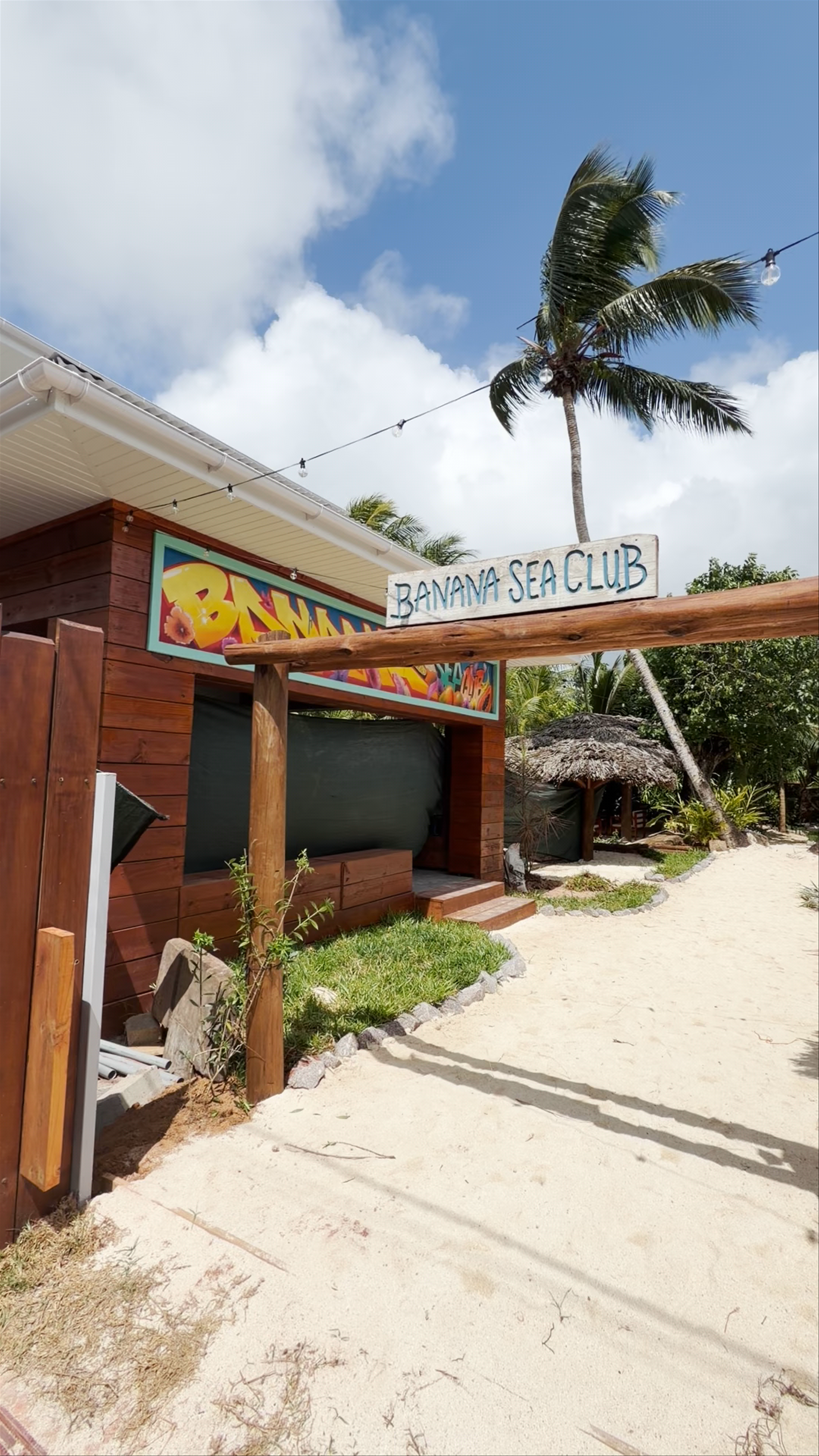 Banana Sea Club - bar and watersports seychelles